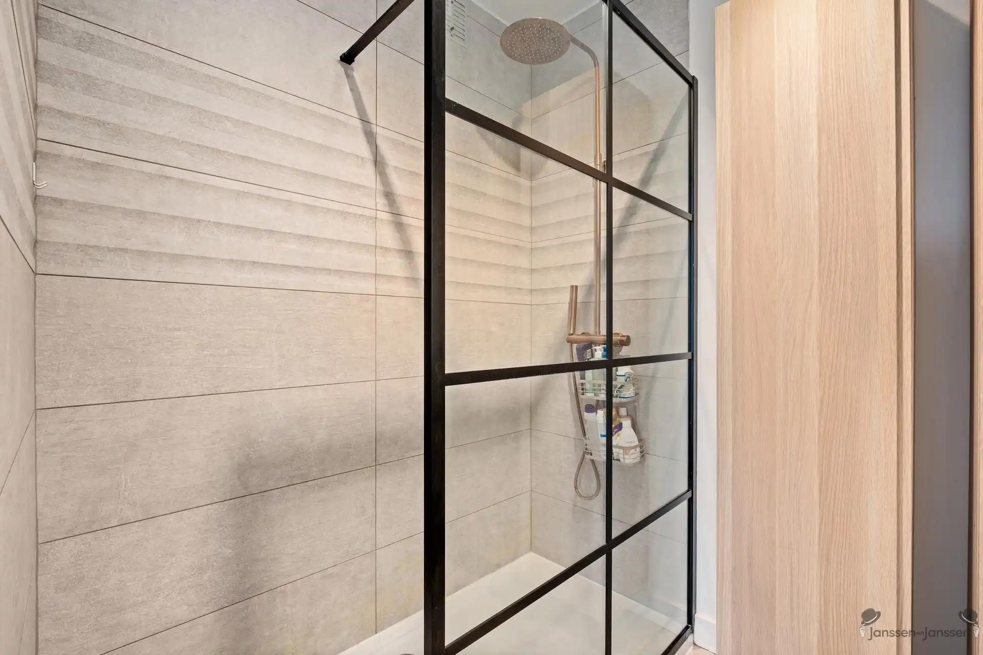 Gerenoveerd appartement  foto 13