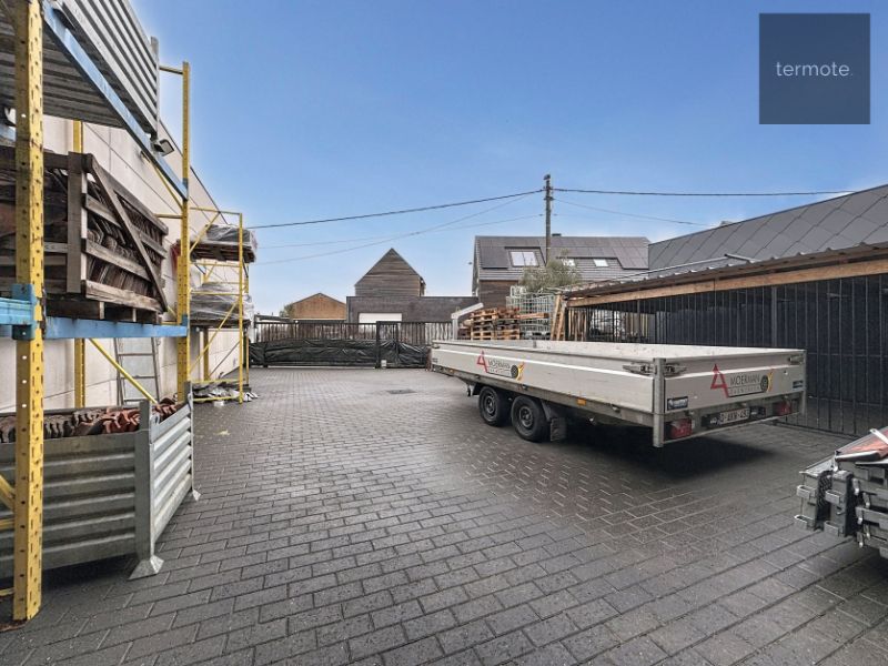 magazijn met woonst foto 10