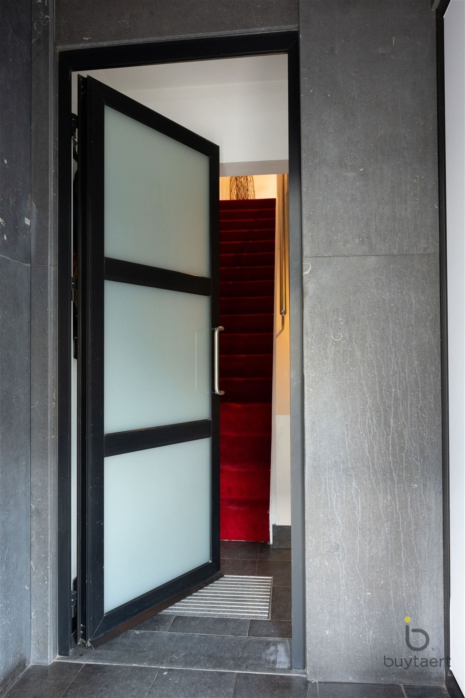 Véél ruimte, terras én tuin: lichtrijk 3 slaapkamer - triplex appartement in hartje Schilde! foto 8