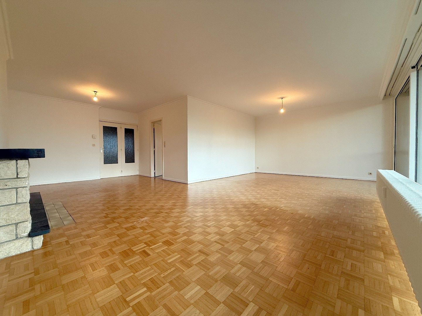 Ruim 3-slpk appartement te Sint-Michiels foto 2