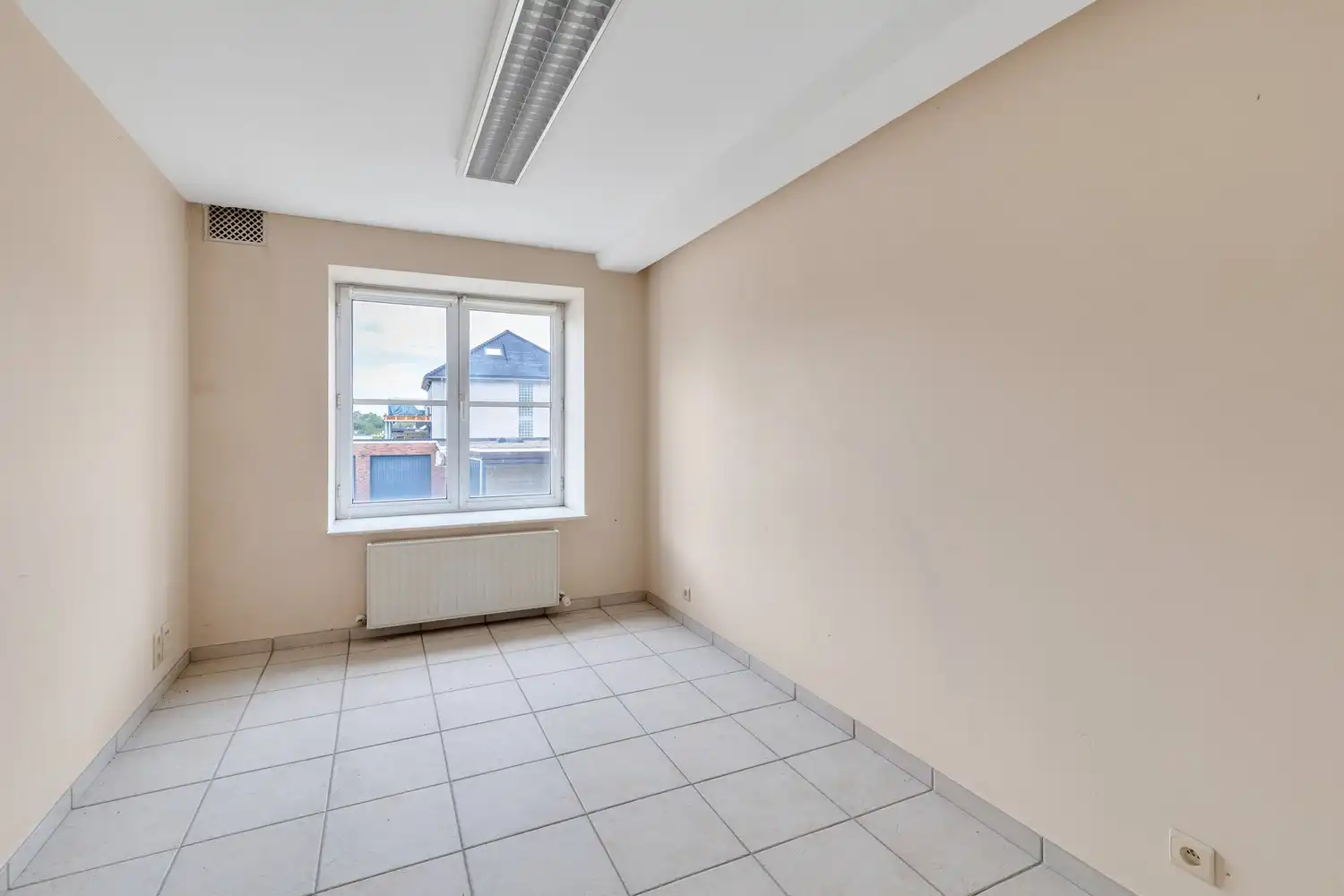 Unieke vastgoedopportuniteit! Ruim bedrijfscomplex met 2 appartementen en exclusief penthouse op 46a 55ca! foto 110