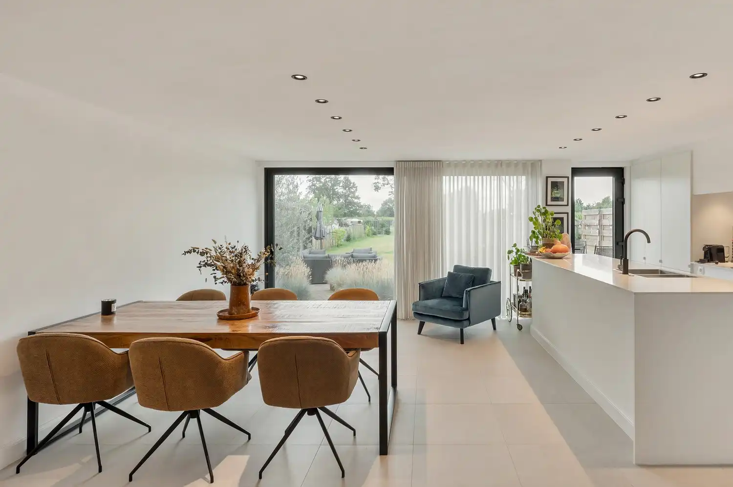 Instapklare gezinswoning met 4 slaapkamers op een perceel van 897 m² nabij het centrum van Itegem foto 8