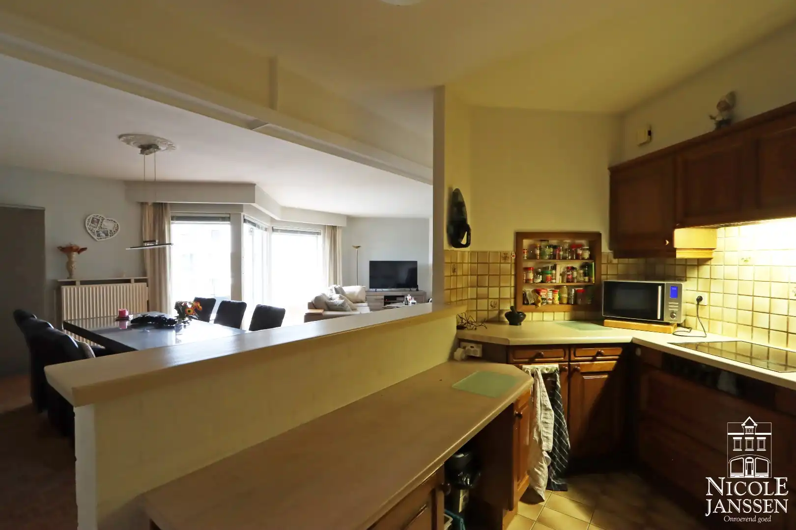 Ruim en instapklaar appartement met terras vlakbij het centrum foto 10