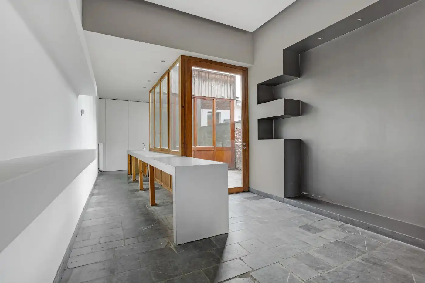 Centraal gelegen handelsgelijkvloers in centrum Zandvliet foto 11