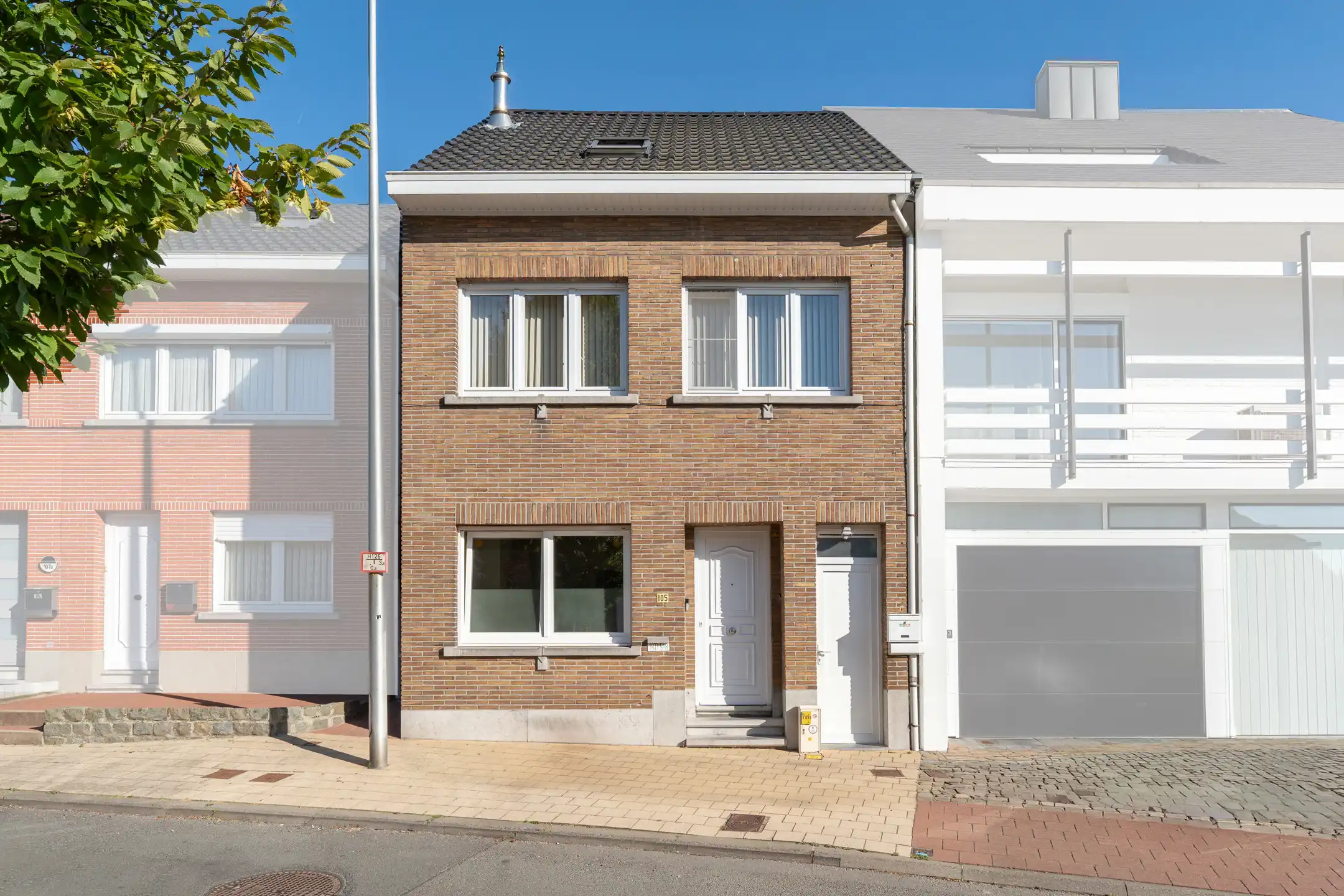 Hoofdfoto van de publicatie: Instapklare gerenoveerde 2-gevelwoning op gunstige locatie