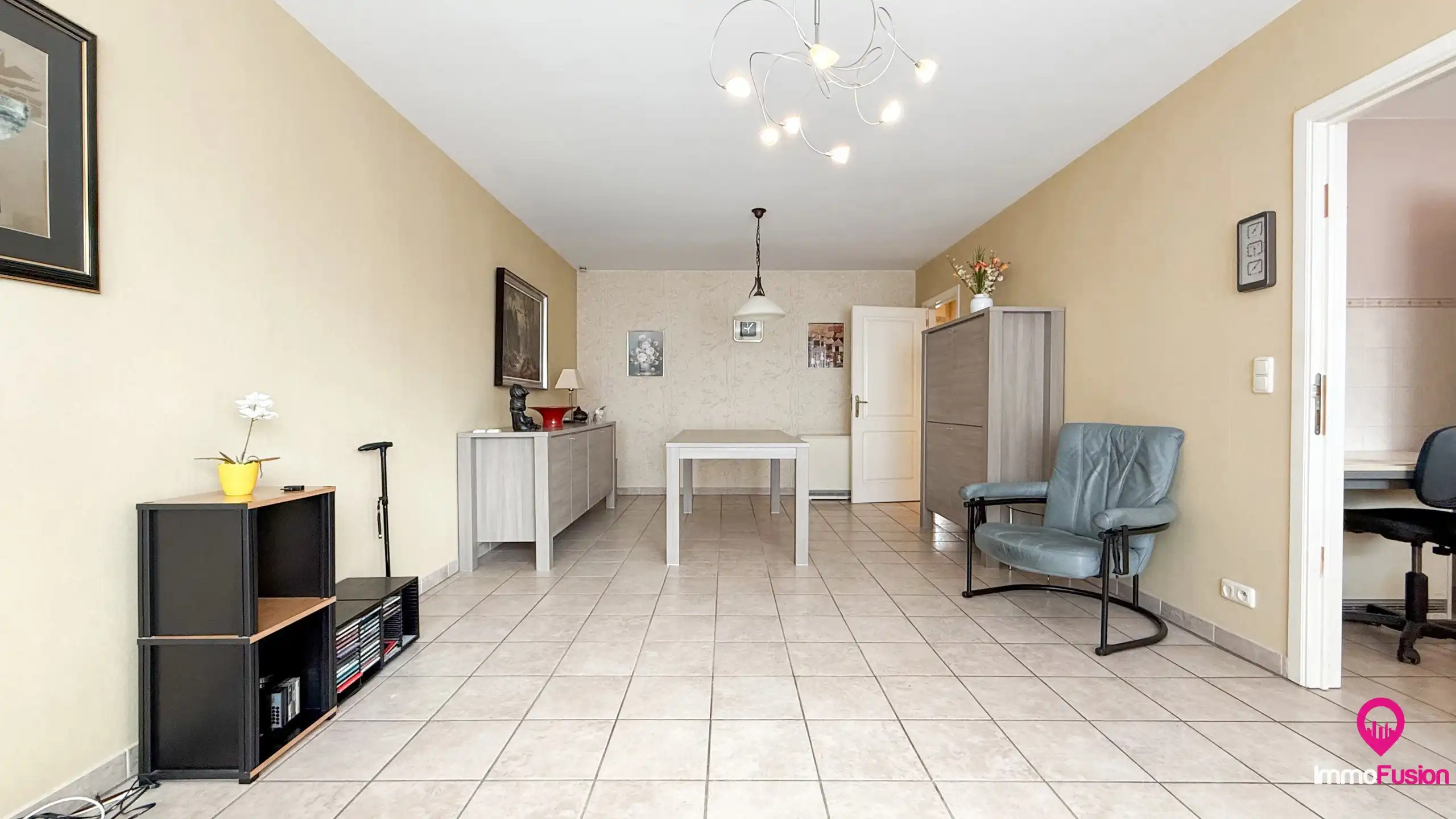Appartement met 2 slpks, terras, garage en autostaanplaats! foto 5