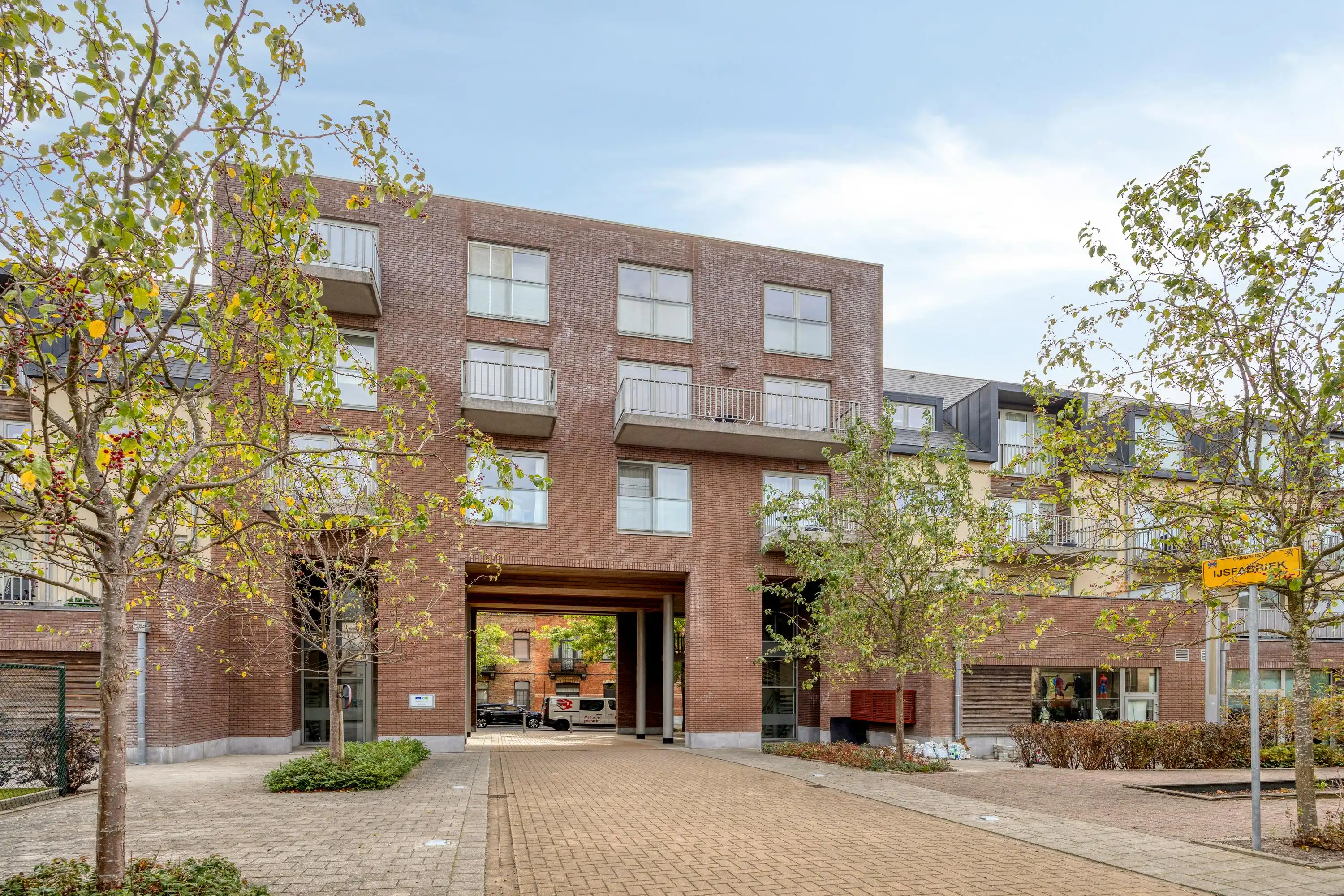 Ruim duplex appartement in Res Ijsfabriek te Strombeek-Bever foto 2