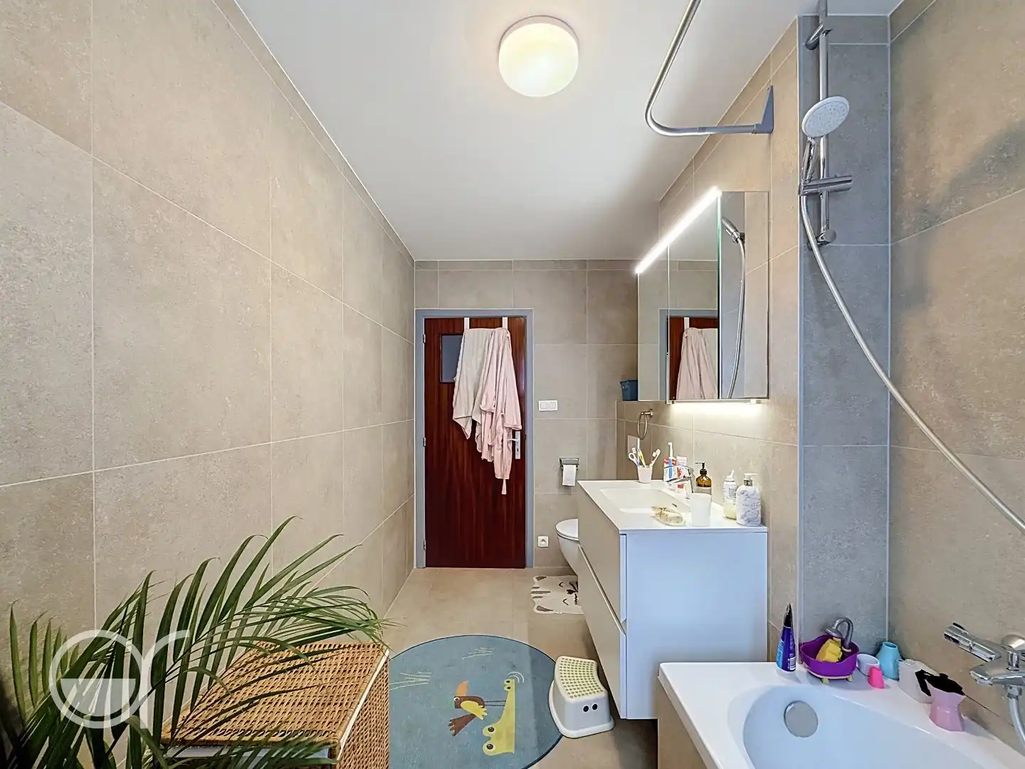 Zeer ruime woning met zicht op water in Gent foto 11