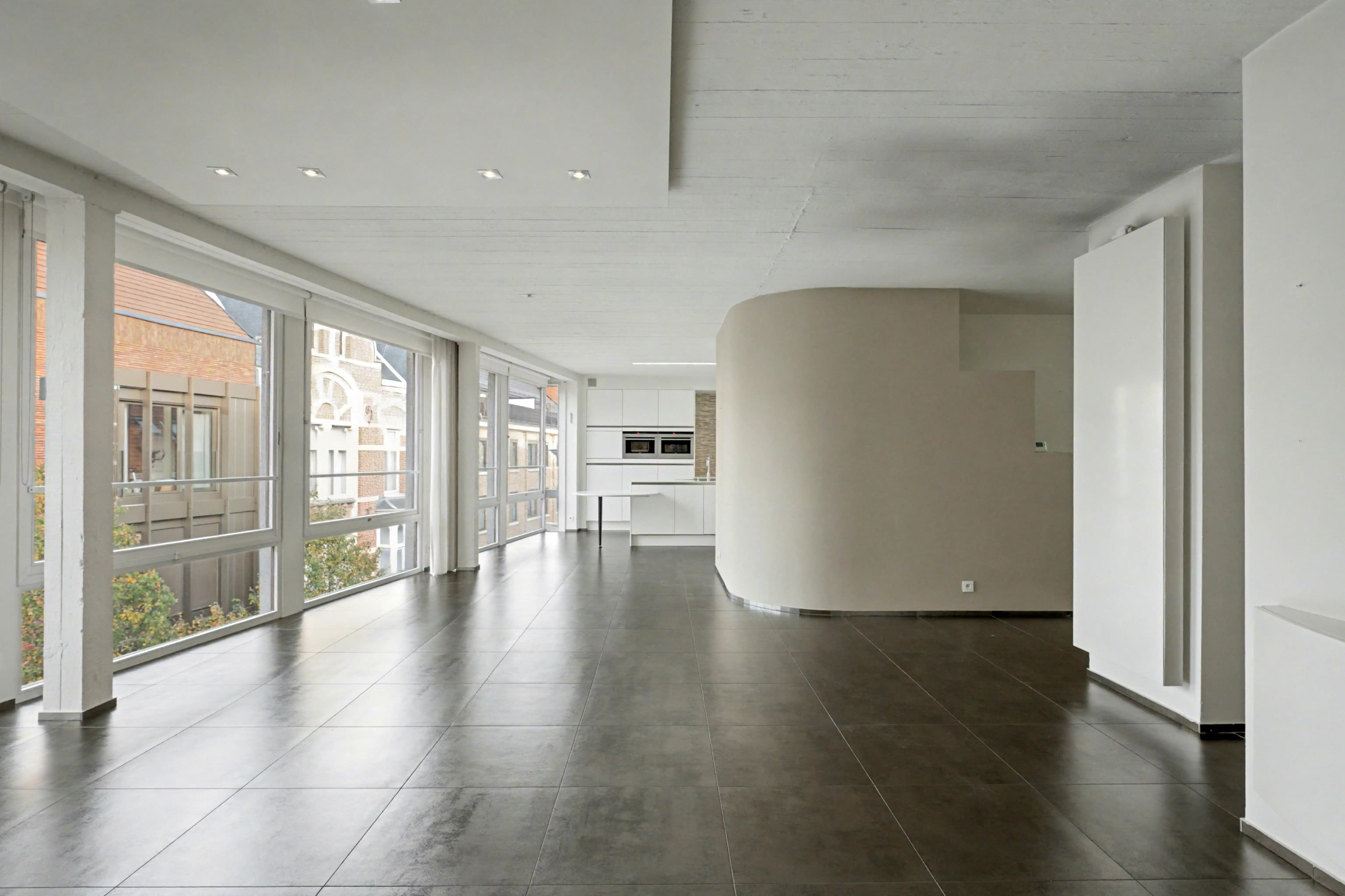 Exclusief duplex-penthouse met adembenemend terras in hartje Hasselt foto 3