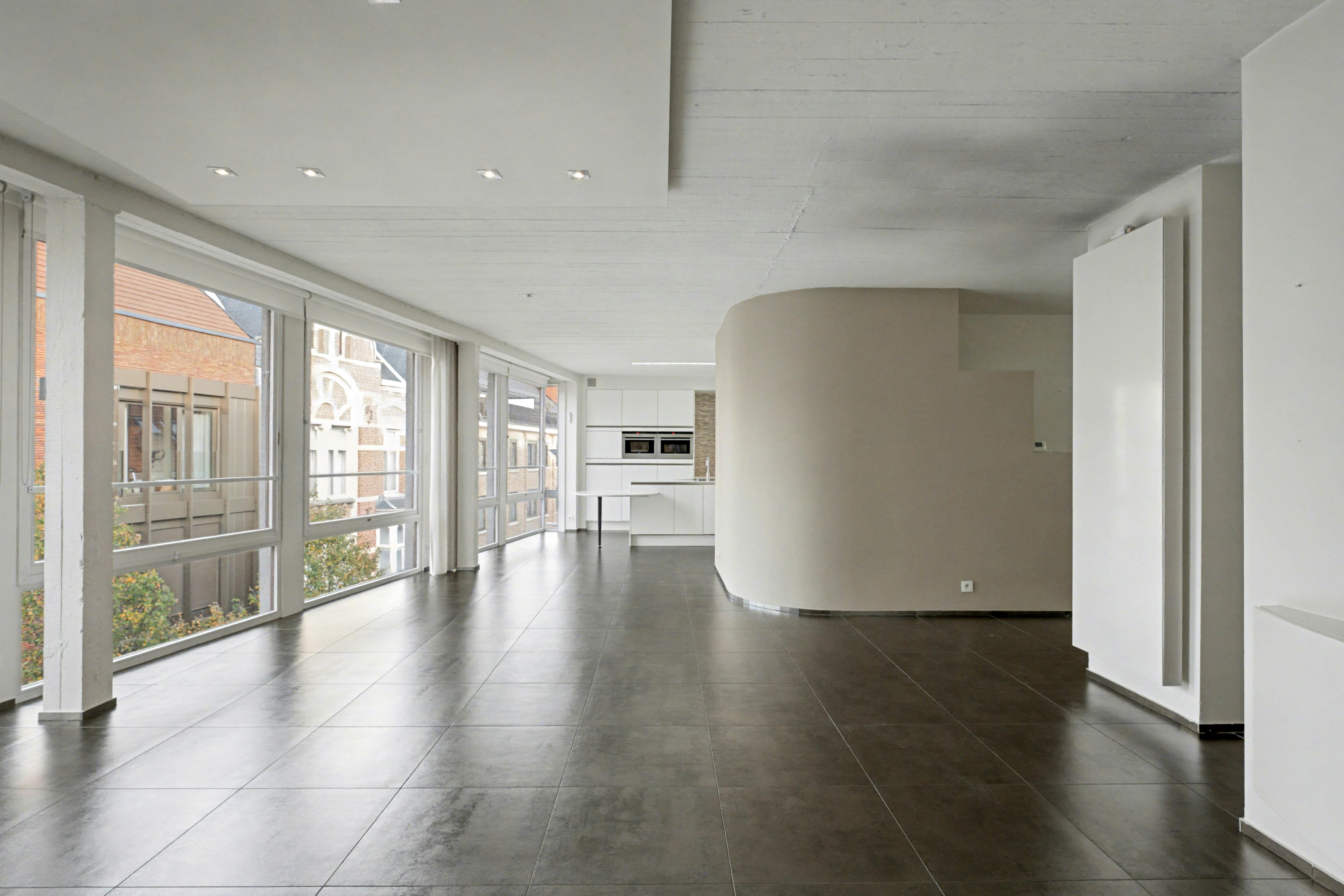 Exclusief duplex-penthouse met adembenemend terras in hartje Hasselt foto 3
