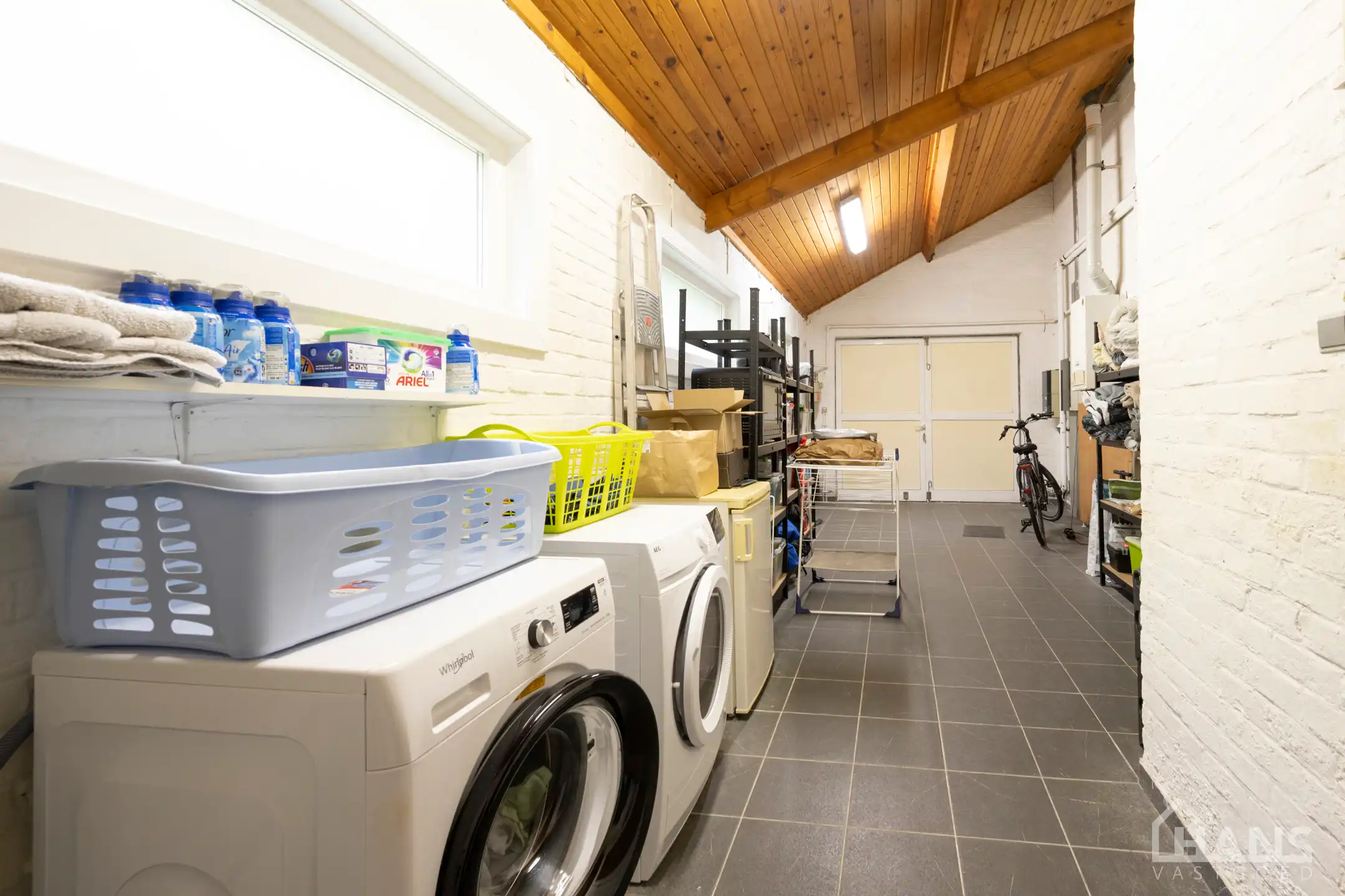 Vrijstaande woning met inpandige garage. foto 16