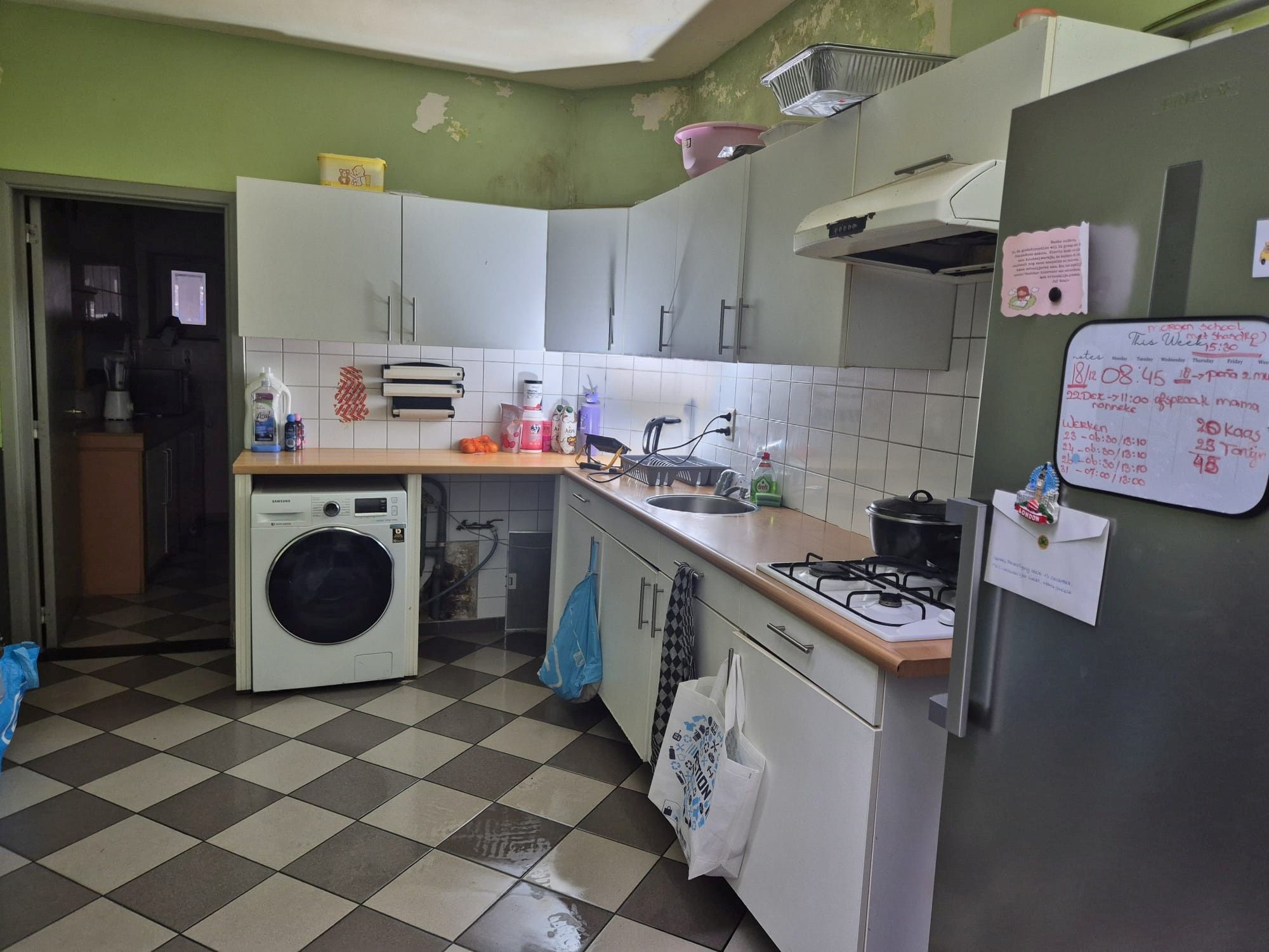 Handelspand met duplex appartement in het hart van Maasmechelen foto 8