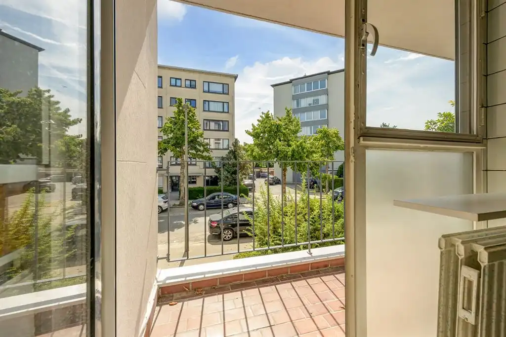 Gigantisch te renoveren appartement met 4 slpk foto 5