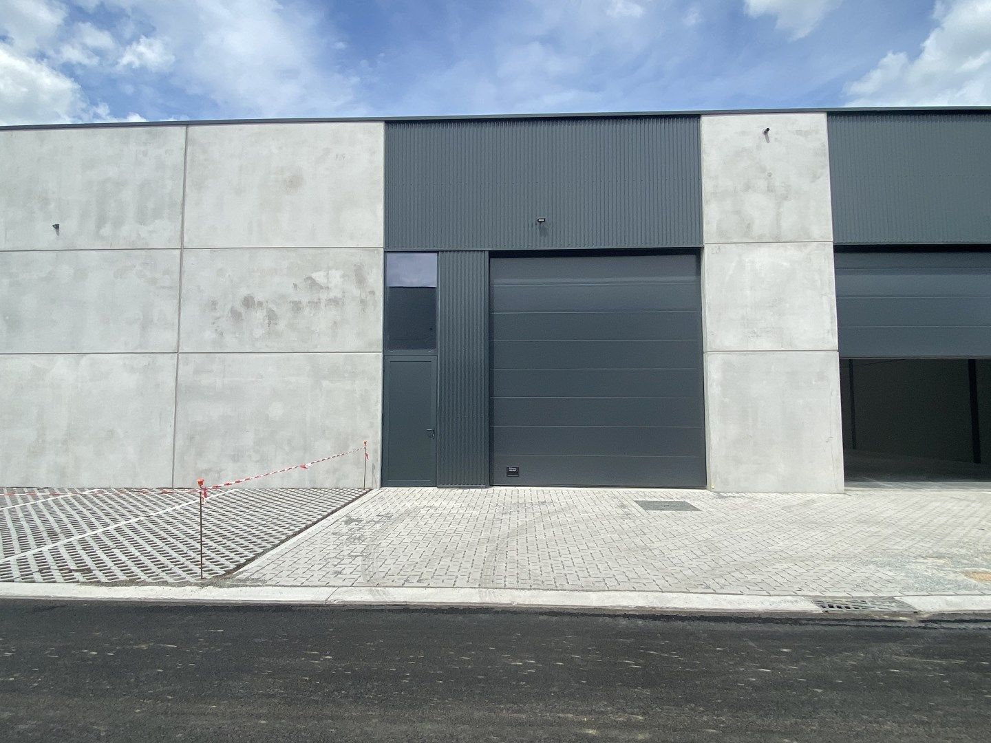 NIEUWBOUW LOODS TE HUUR VAN 187M² TE PITTEM foto 6