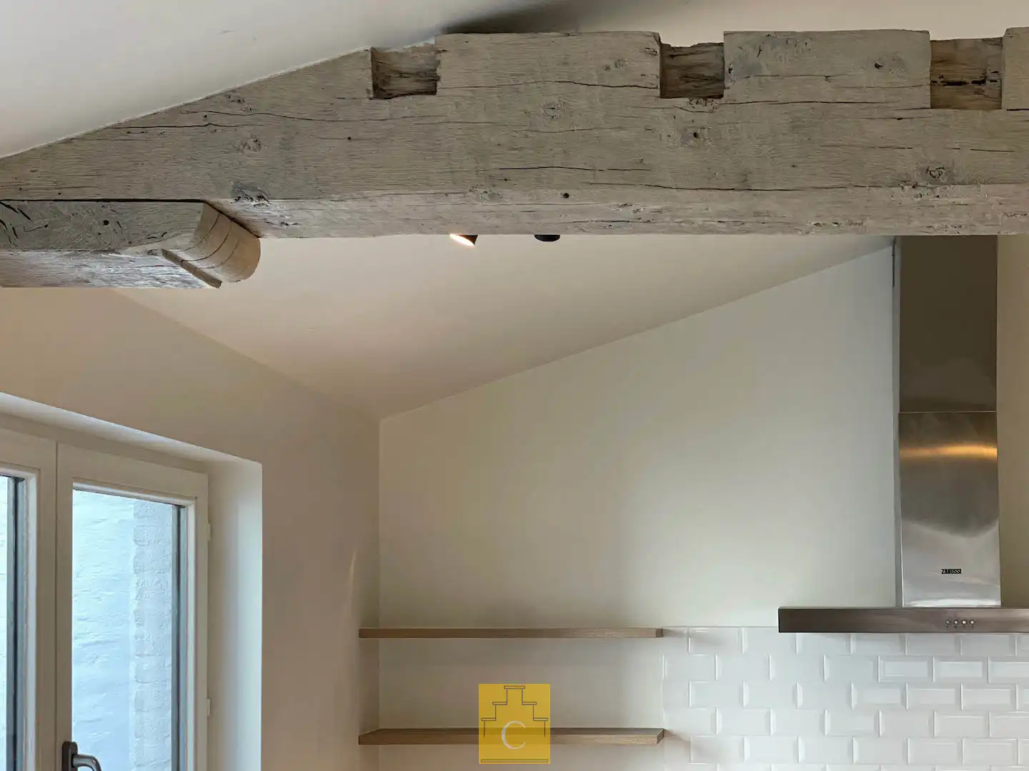 Breedhuis met historische cachet, karaktergevel, patio en fietsenpoortje foto 12