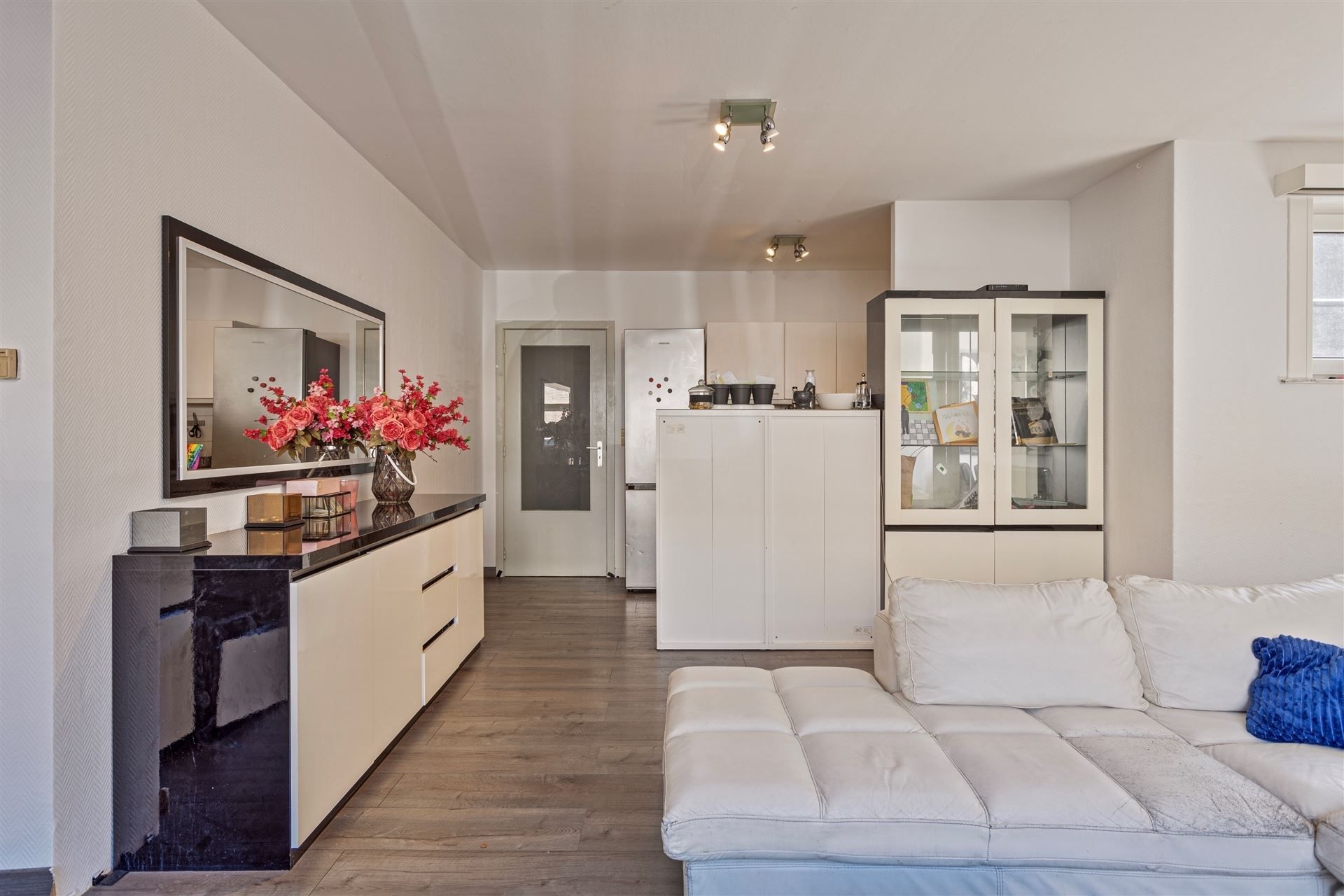 Gelijkvloers appartement met grote tuin foto 4