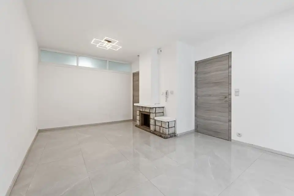 INSTAPKLAAR APPARTEMENT MET 2 SLAAPKAMERS OP TOPLOCATIE - VOLLEDIG GERENOVEERD IN 2025 foto 6