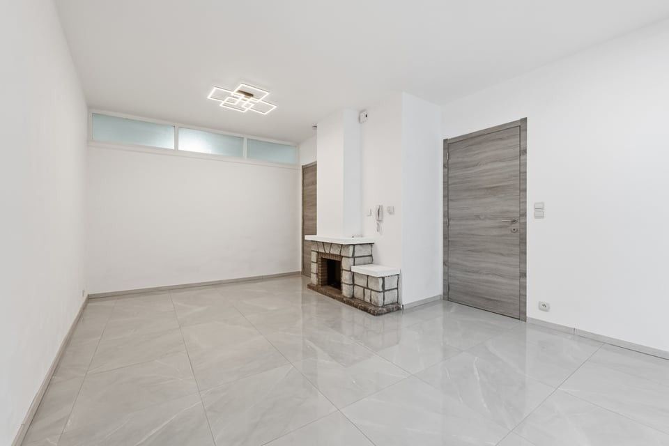 INSTAPKLAAR APPARTEMENT MET 2 SLAAPKAMERS OP TOPLOCATIE - VOLLEDIG GERENOVEERD IN 2025 foto 6