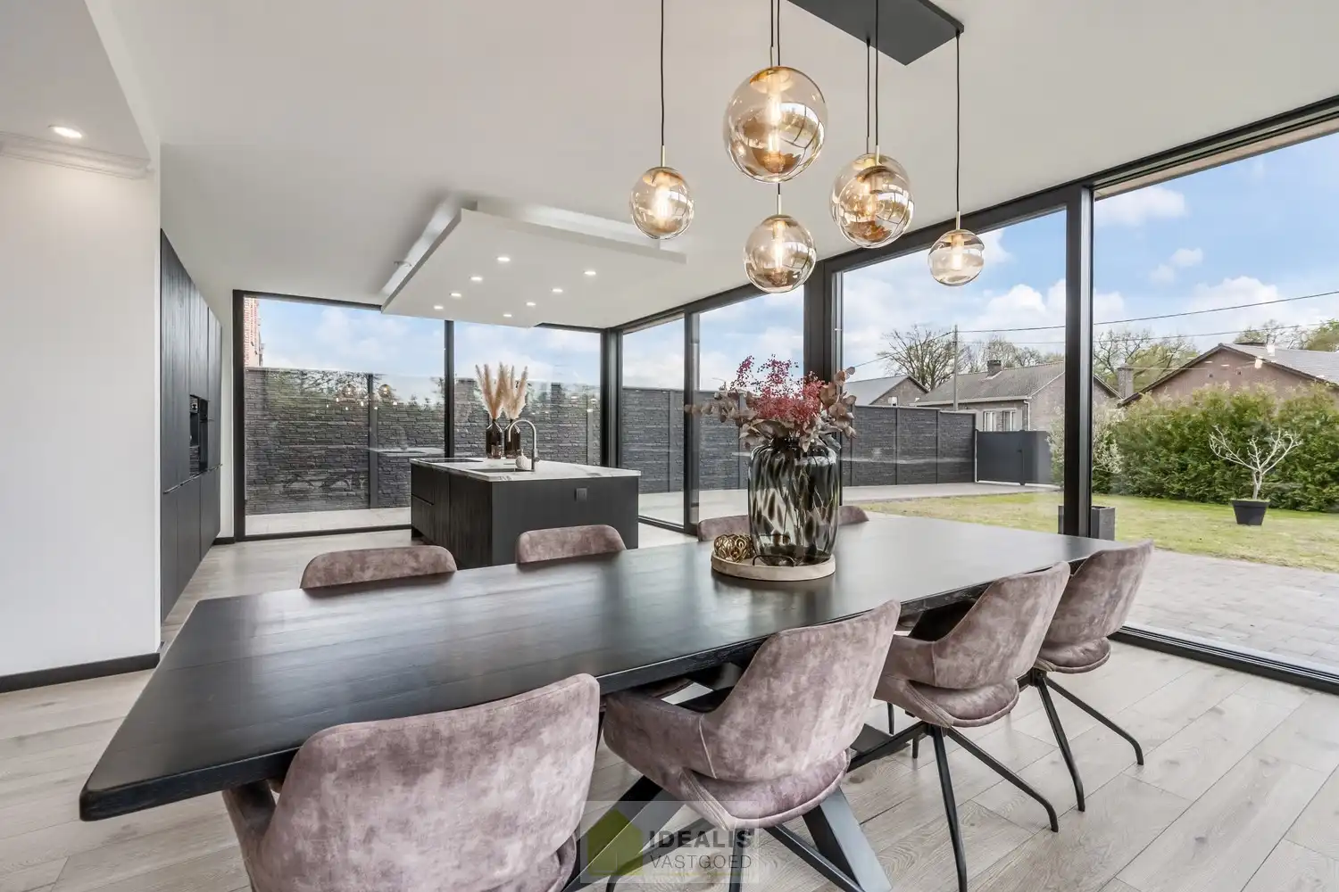 EEN BIJZONDER RIANTE WONING VAN MAAR LIEFST 302M² WOONOPPERVLAKTE OP EEN KNAP PERCEEL VAN 5A 90CA. foto 18