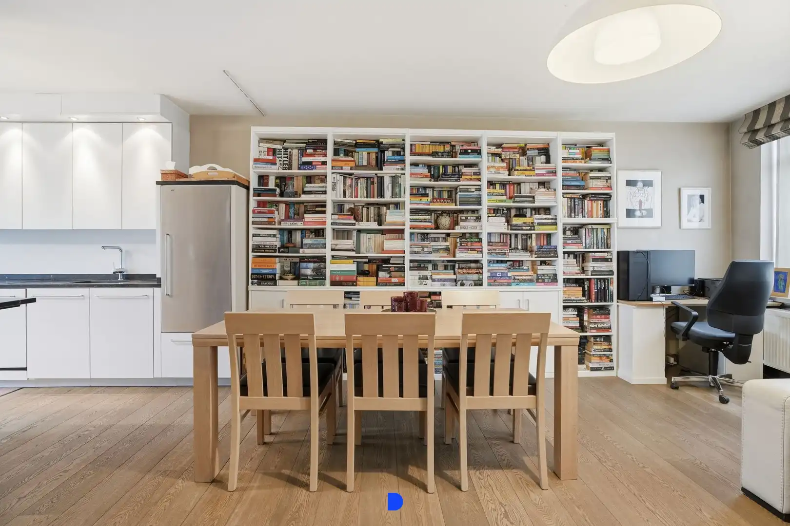 Ruime rijwoning met praktijkmogelijkheden & 2 garages in het centrum van Tielt! foto 23