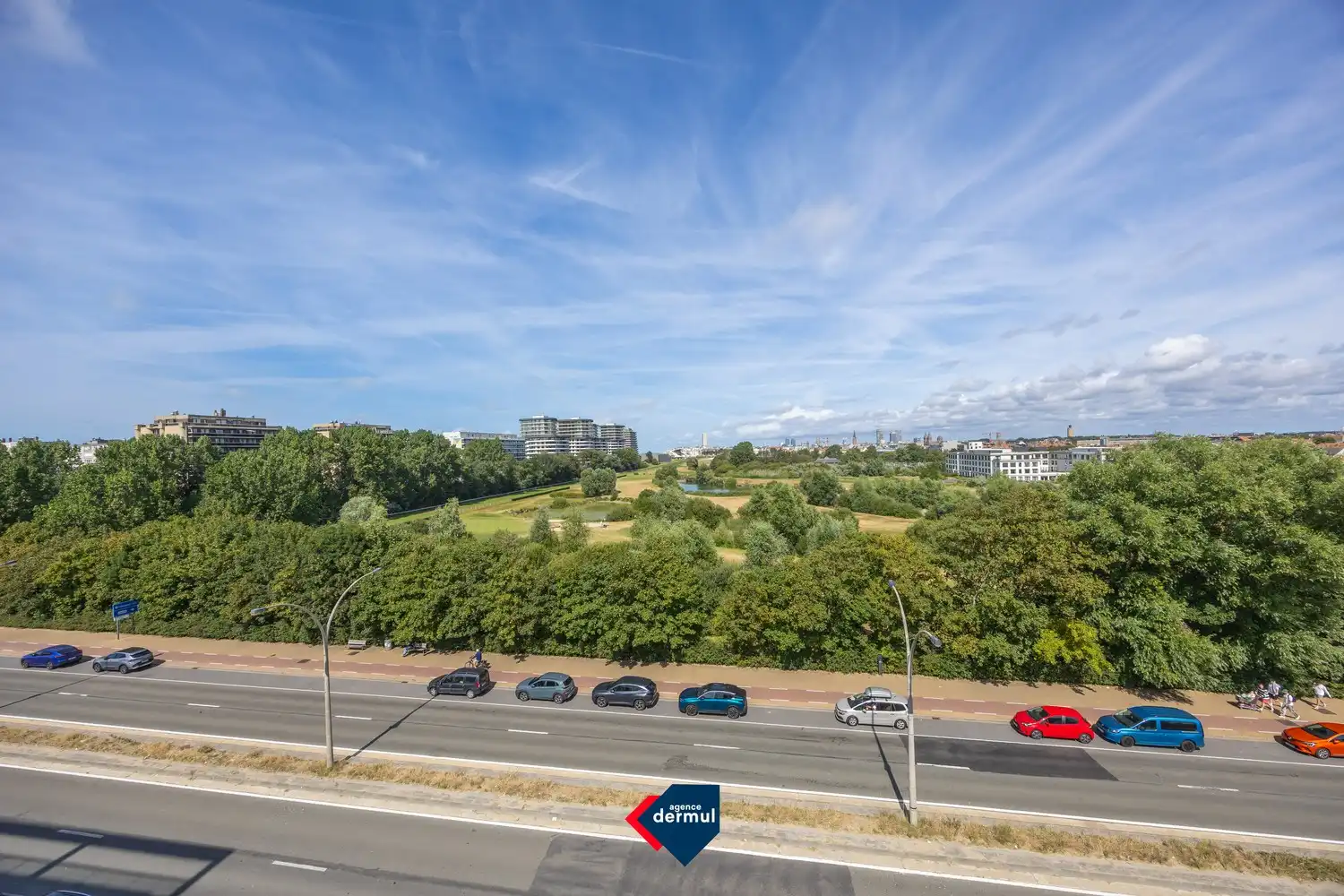 RESIDENTIE INFINITY III foto {{pictureIndex}}