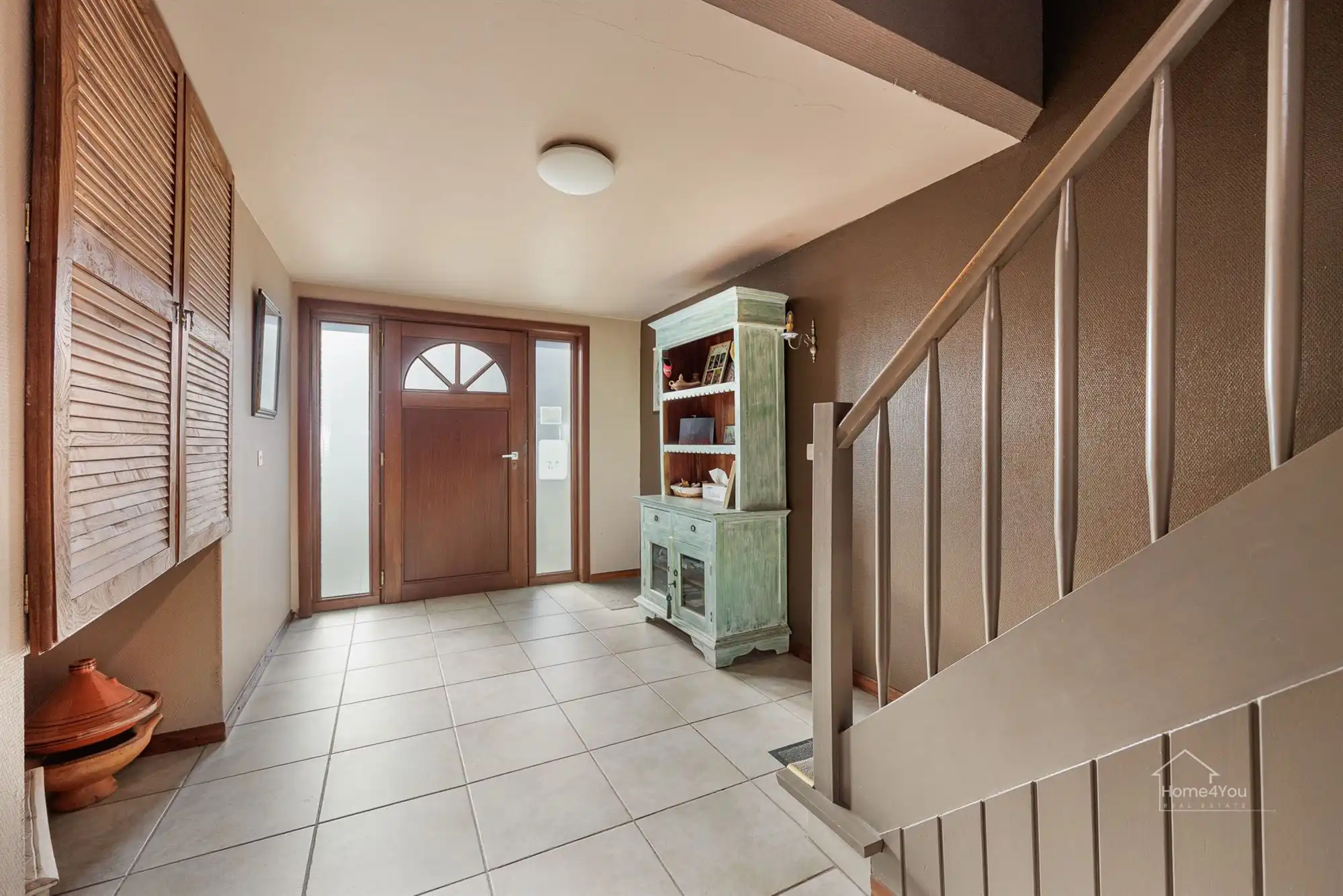 Ruime gezinswoning met 5 slaapkamers en tuin foto 7