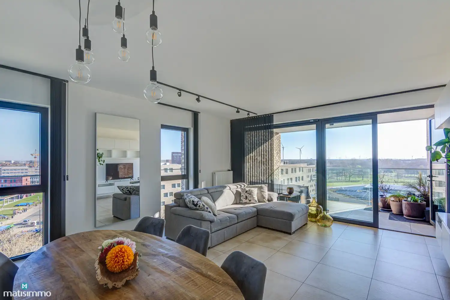 MODERN AFGEWERKT APPARTEMENT MET OVERDEKT TERRAS, KELDERBERGING EN RUIME AUTOSTAANPLAATS NABIJ HASSELT CENTRUM foto 5