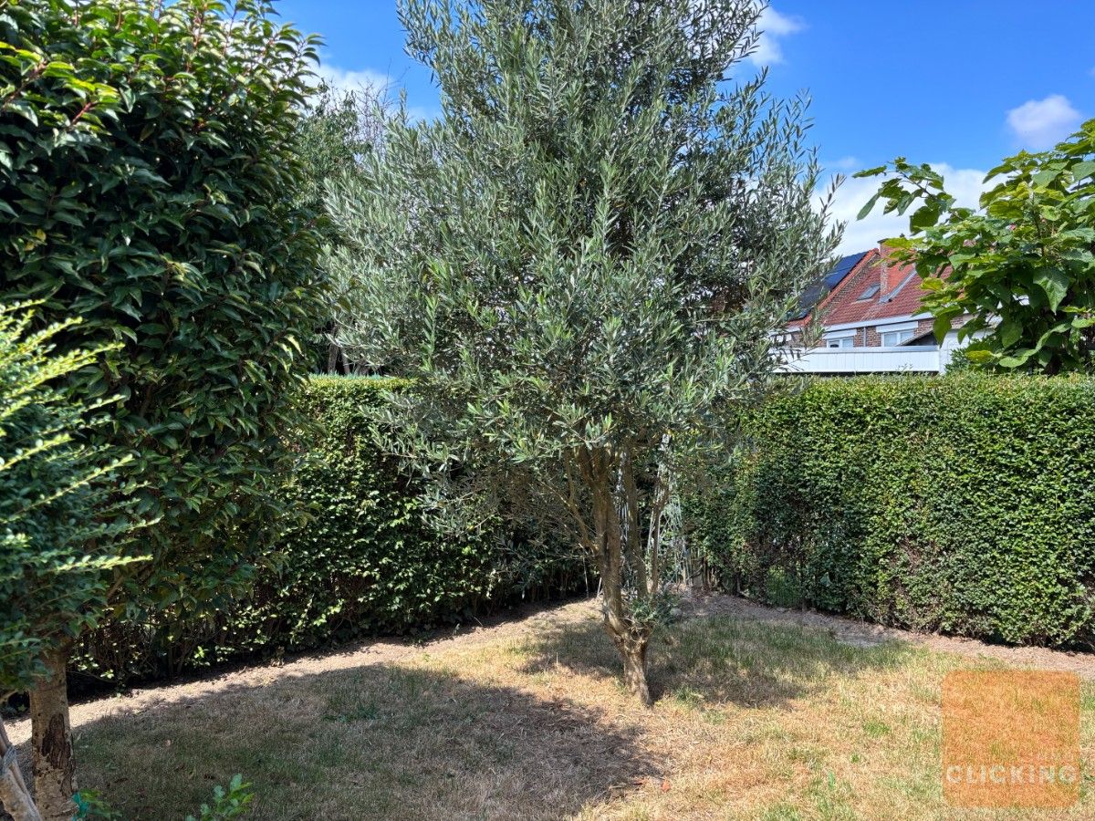 Charmante halfopen woning met stadstuintje foto 15