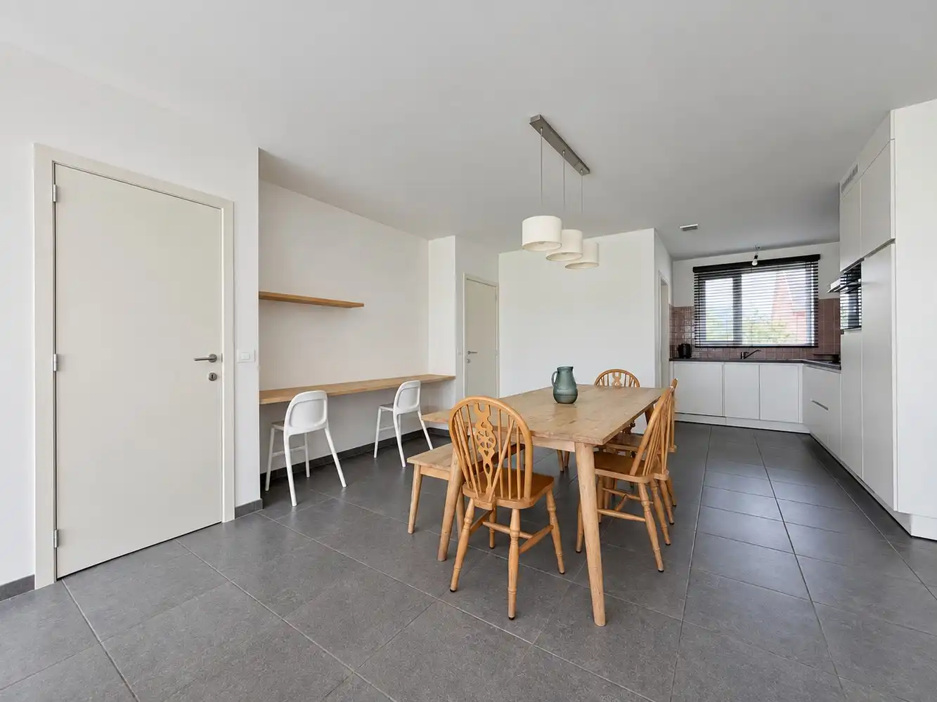 Recente, energiezuinige woning met landelijk verzicht foto 2