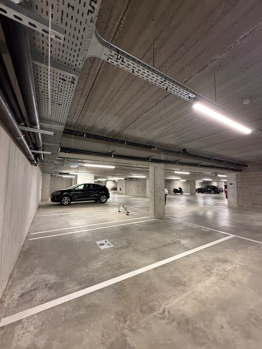 AUTOSTAANPLAATS VLAKBIJ ZEEDIJK foto 4