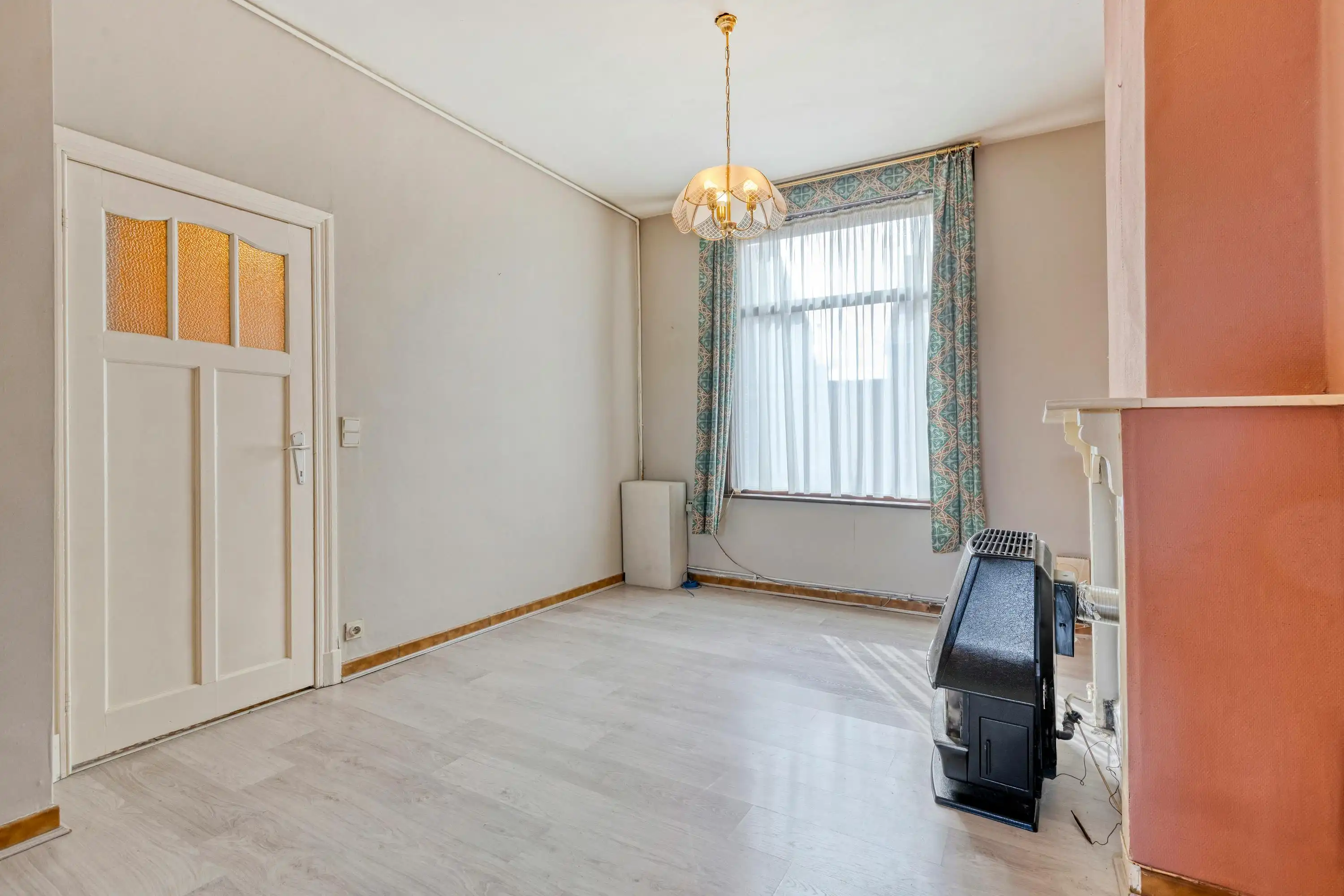 Te renoveren huis met 4 slaapkamers in Assebroek  foto 3