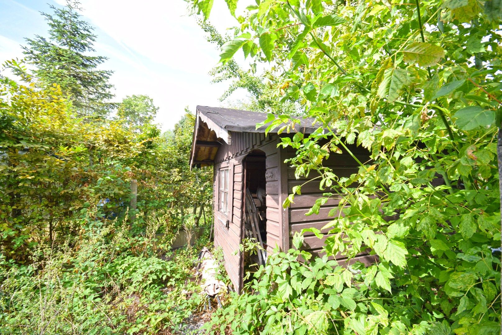Instapklare rijwoning met ruime tuin en twee slaapkamers te Roeselare foto 7