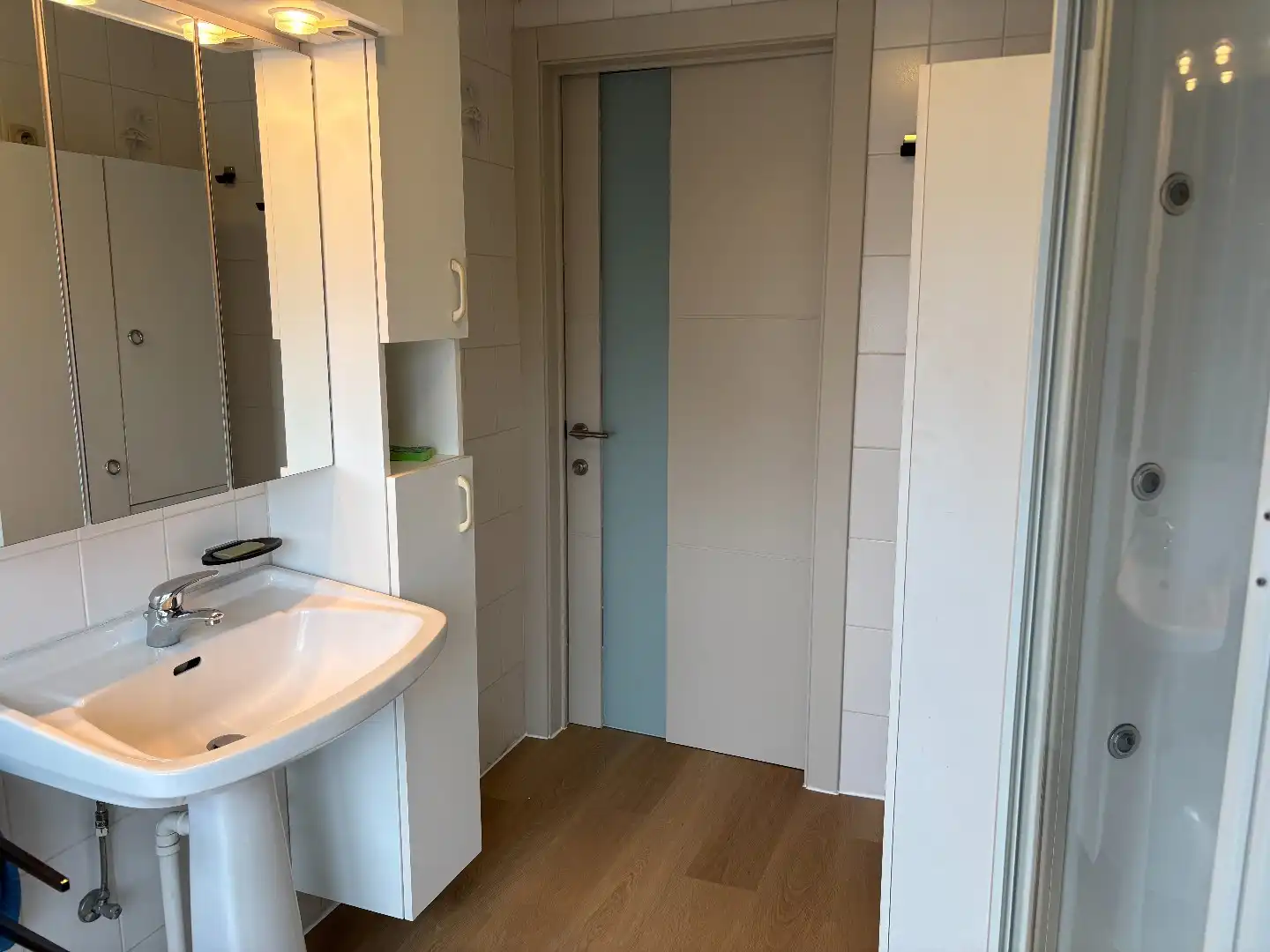 Mooi gerenoveerde woning met 3 slaapkamers, grote garage en tuin! foto 12