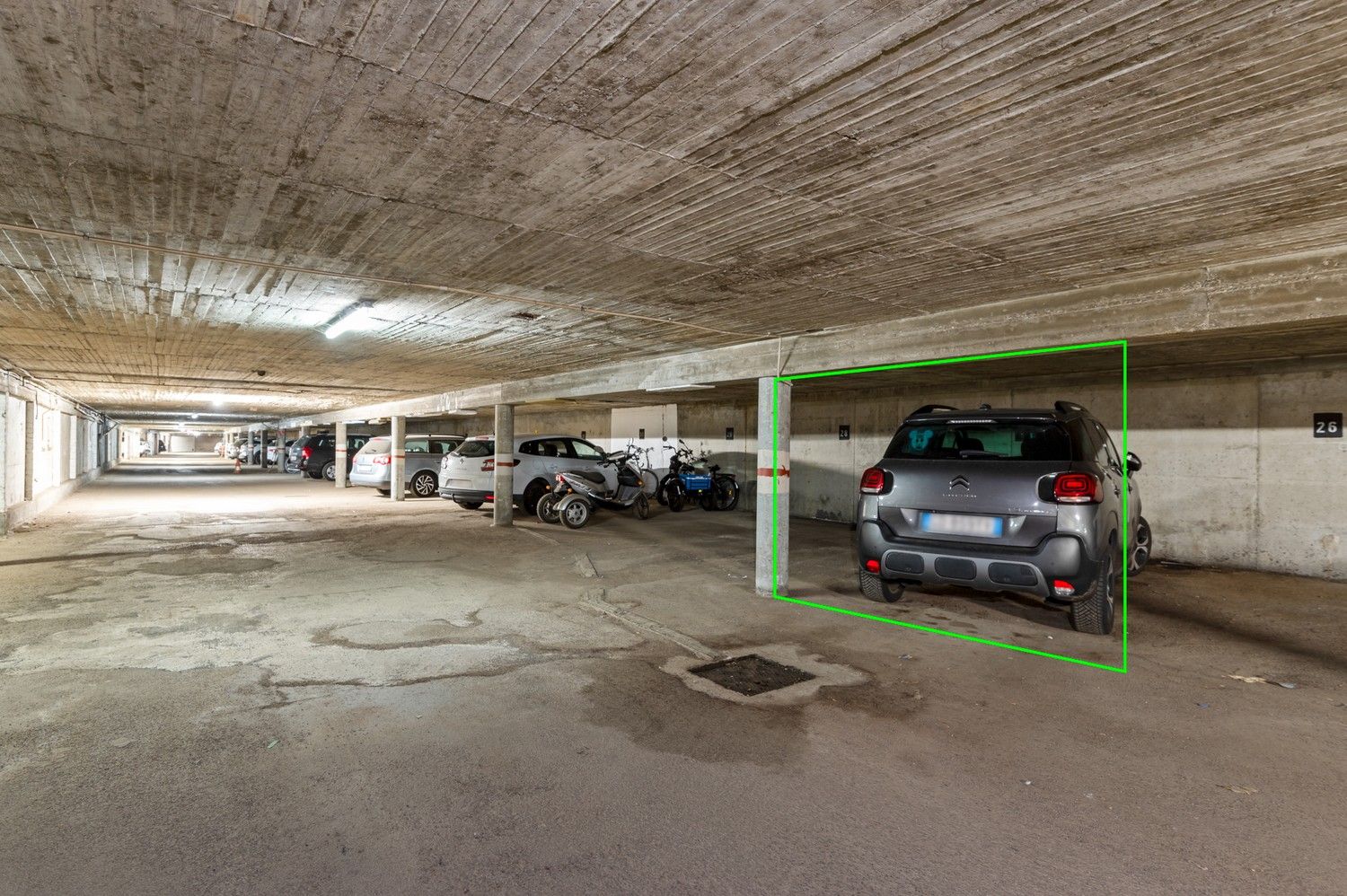 Gelijkvloers appartement met 2 SLPKS, een autostaanplaats en terras in Borgerhout! foto 13