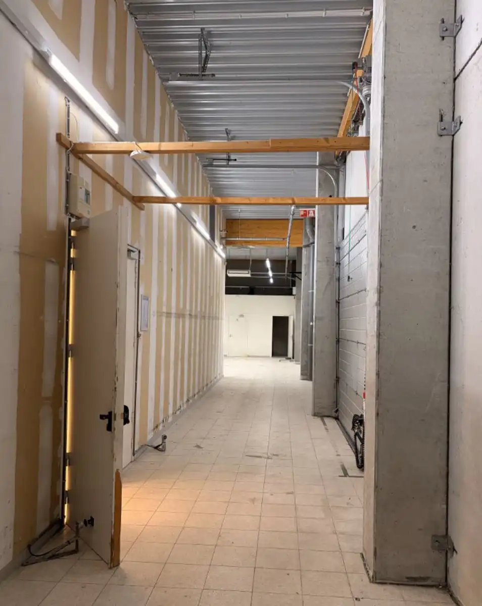 Handelspand van 1.214 m² te huur op retailpark in Lokeren foto 10