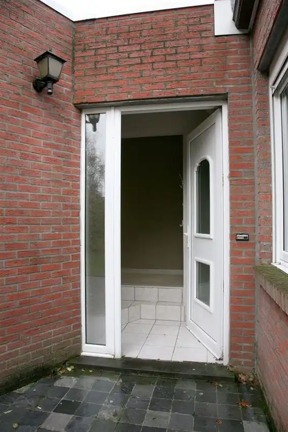 Zeer rustig gelegen gelijkvloerse woning met 3 slpk. foto 6