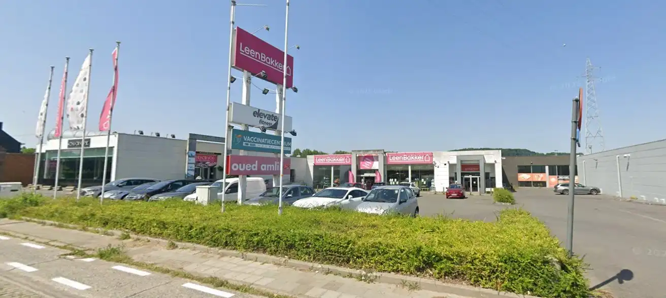 Commercieel handelspand op toplocatie in Ronse foto {{pictureIndex}}