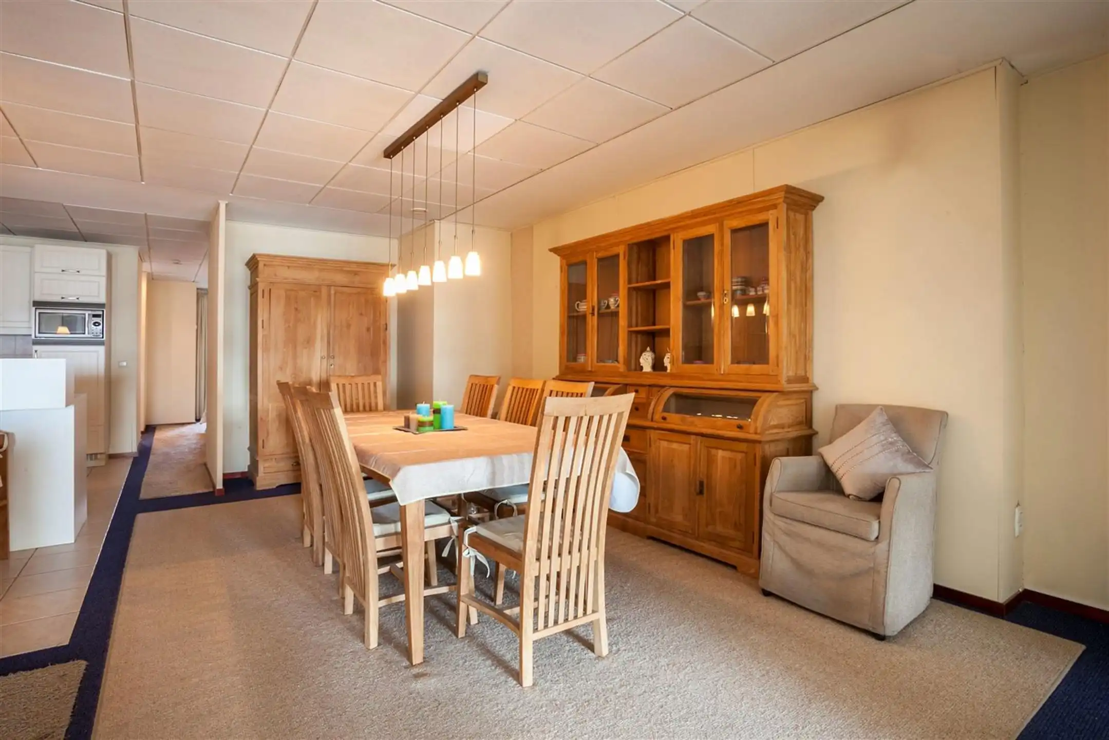 Kantoorgebouw met mogelijkheid tot woongelegenheid foto 10