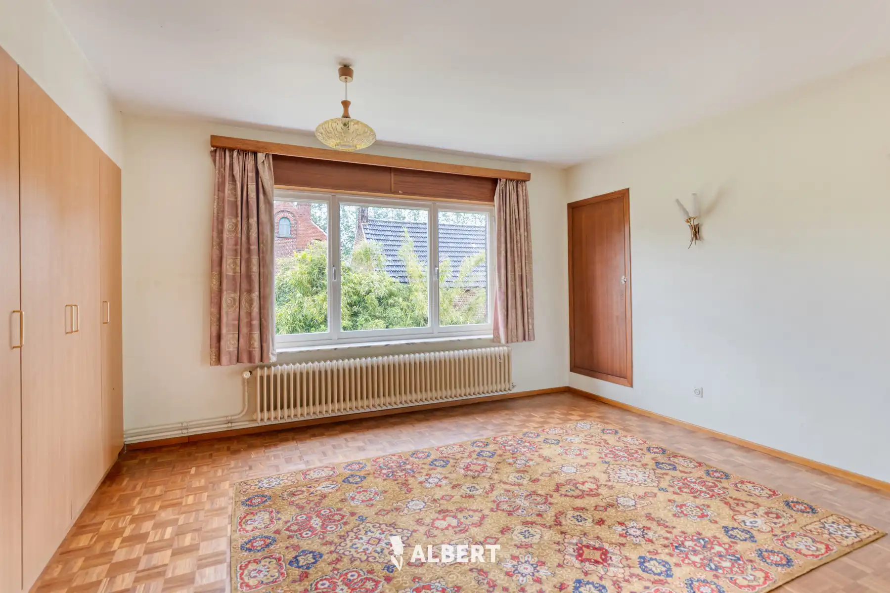 Landelijke woning met bouwgrond, bijgebouw en weideland foto 11