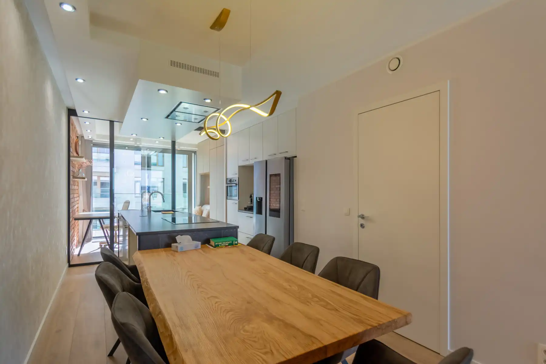 Gezelig lichtrijk gemeubeld 2 kamer app. met 2 TERRASSEN foto 10