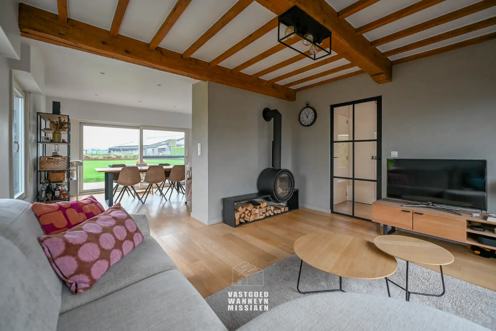 Charmante woning met 3 slaapkamers, bureel, garage en tuin met verzicht op 972m² foto 4