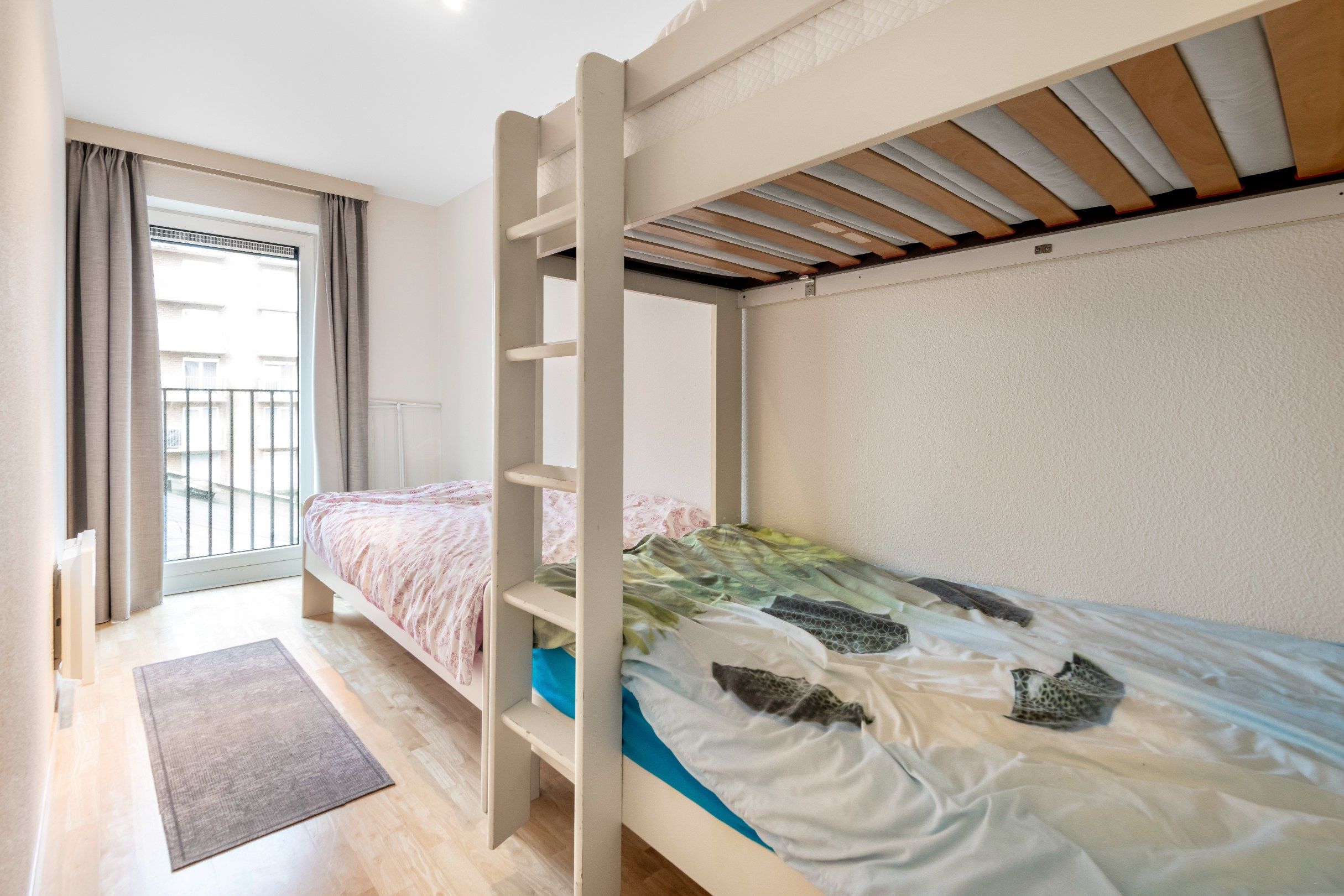 Goed gelegen appartement met zijdelings ZEEzicht dichtbij het Driehoeksplein. Parking te koop op het gelijkvloers. foto 14