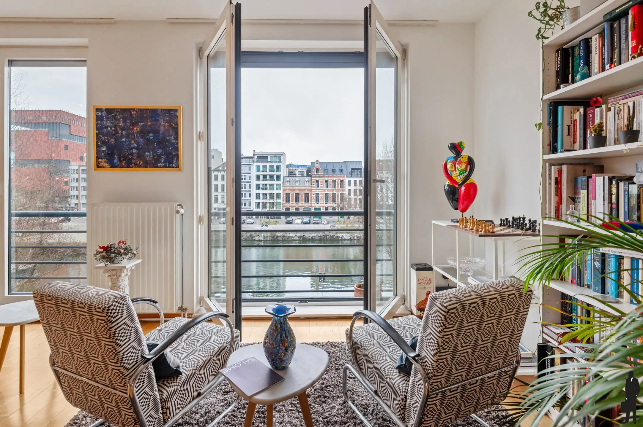Licht en ruim 2-slaapkamerappartement met prachtig waterzicht foto 6