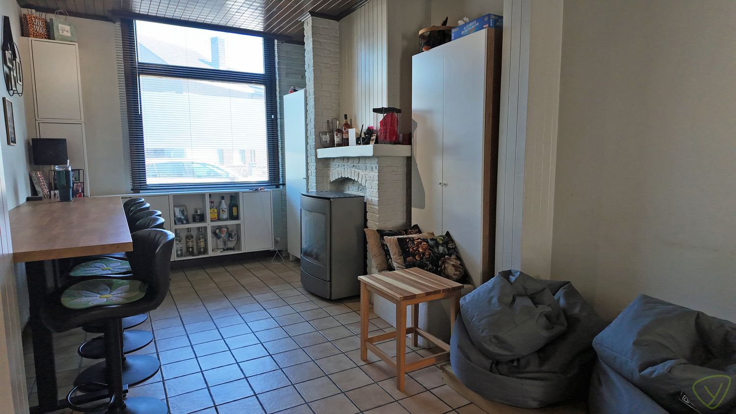 Gezellige stadswoning te huur met ruime garage en parking! foto 2