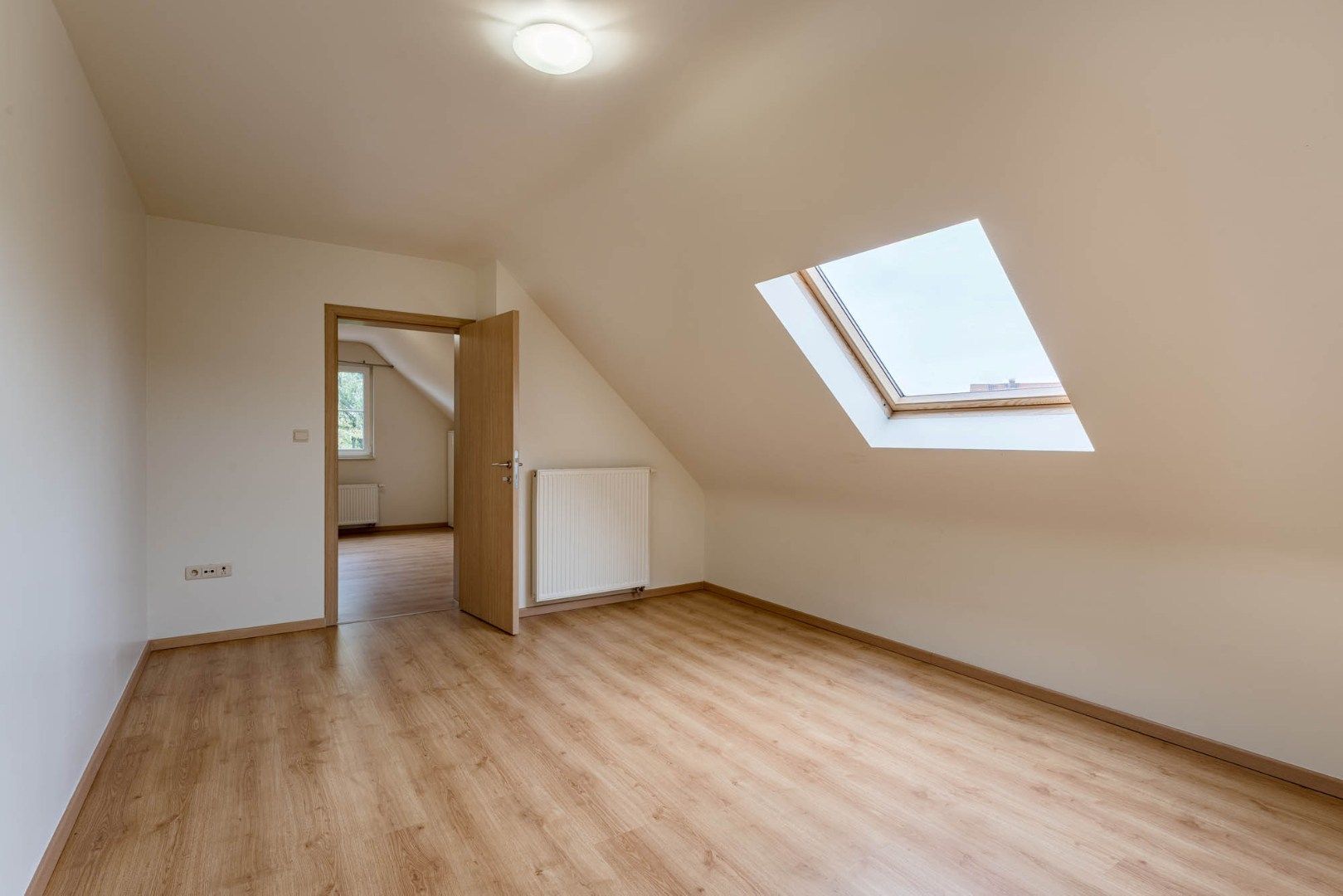 Stijlvolle, hoogwaardig afgewerkt en zeer ruime gezinswoning op een perceel van 8a65ca! foto 18