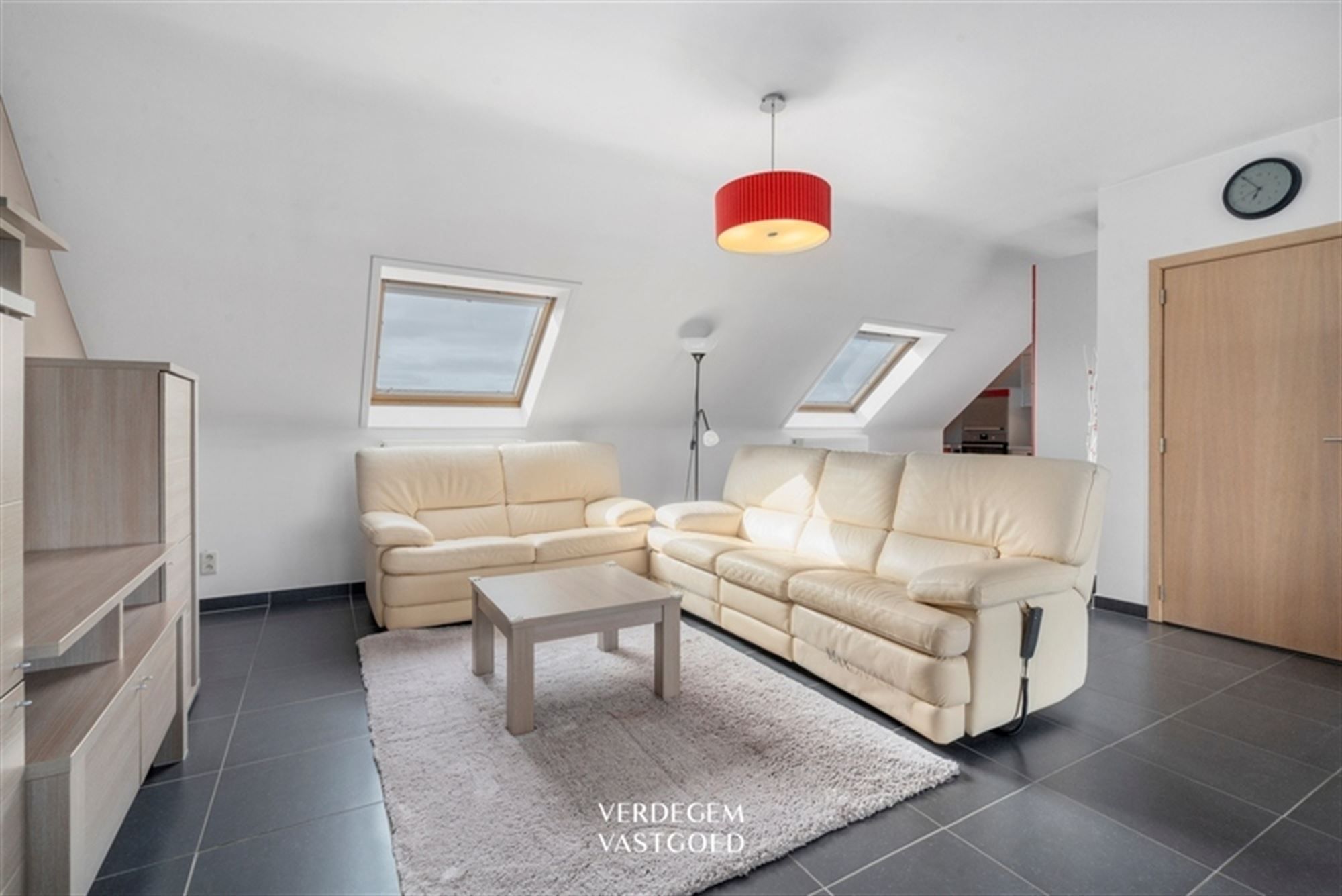 Ruim dakappartement met 2 slaapkamers en groot terras foto 4