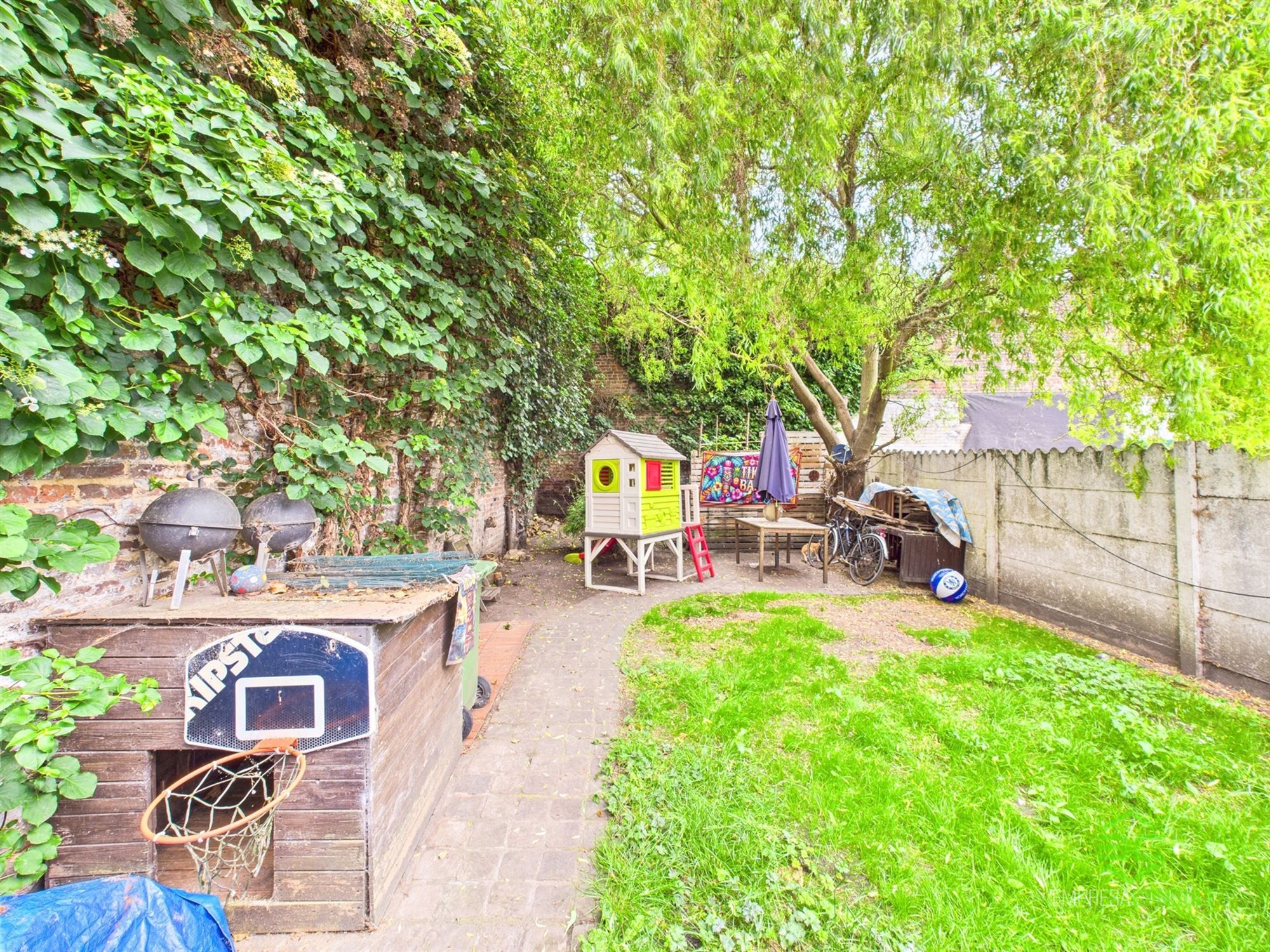 Ruime te renoveren stadswoning met 4 slpk in het centrum! foto 15