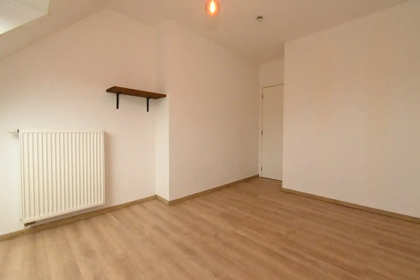 Dakappartement met 2 slaapkamers gelegen dorpskern Knesselare foto 19