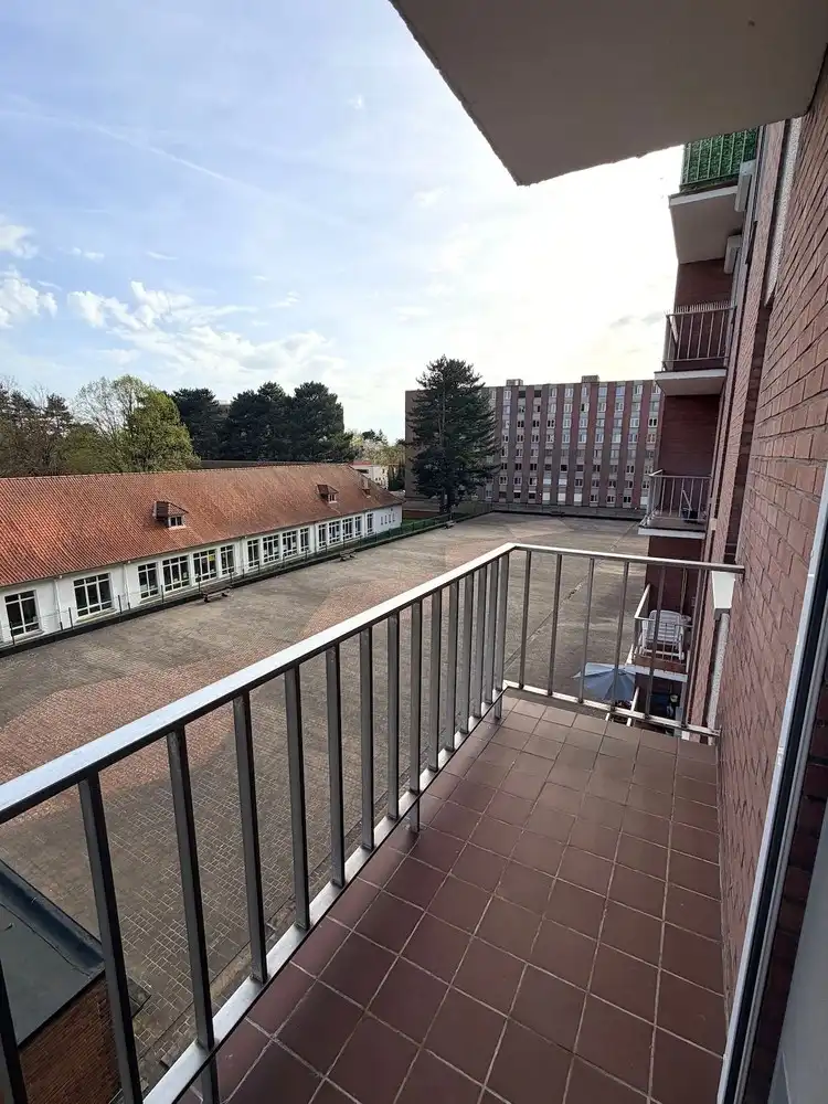 Instapklaar, prachtig gerenoveerd 2-slaapkamerappartement MET garagebox foto 11