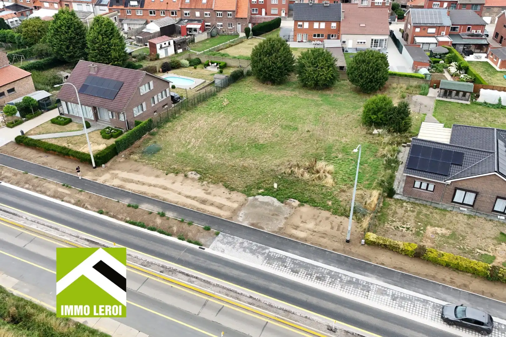 Bouwgrond voor open bebouwing centrum van Heers foto {{pictureIndex}}